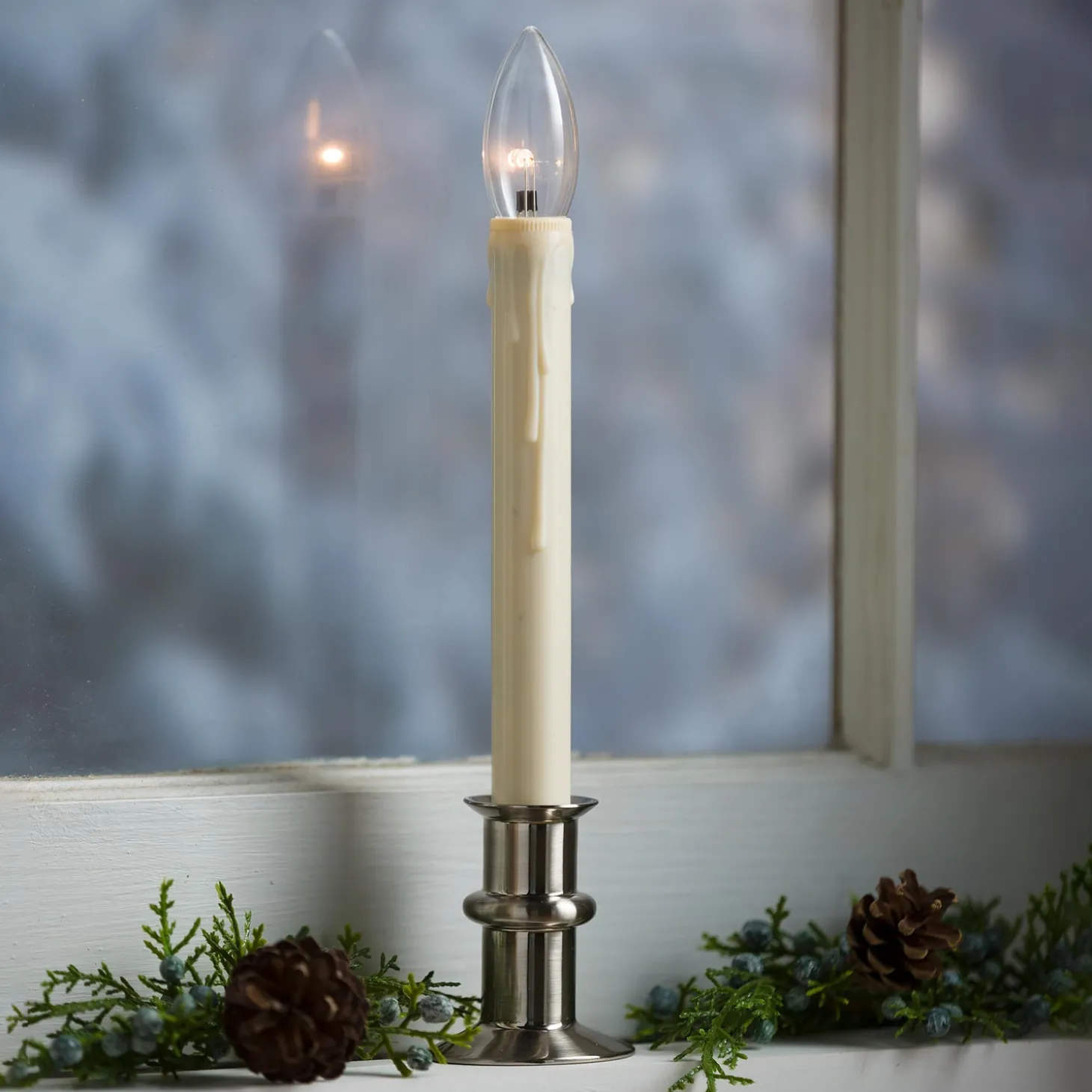 Candles & Lanterns>Plow & Hearth Adjustable Window Hugger Candles, Set of 4 with Remote Pewter