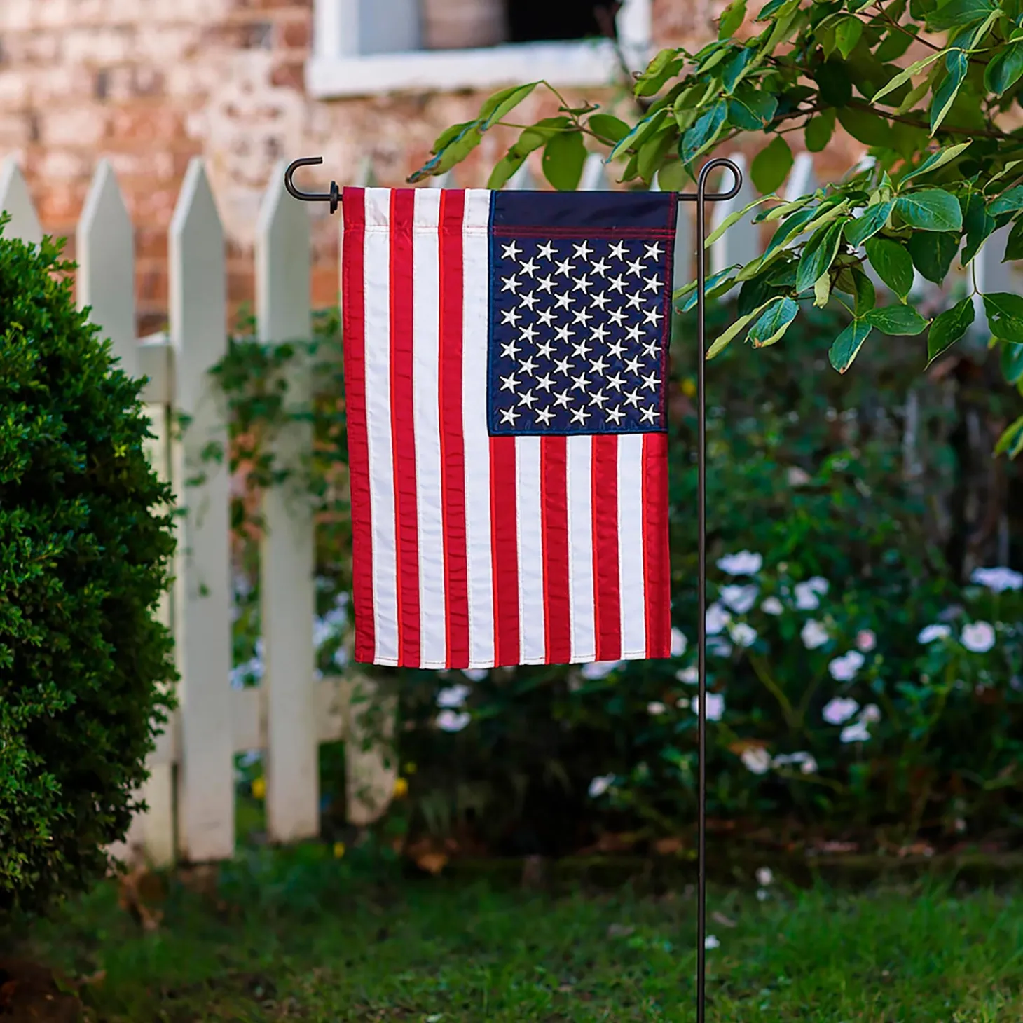 Garden Flags>Plow & Hearth American Flag Applique Garden Flag