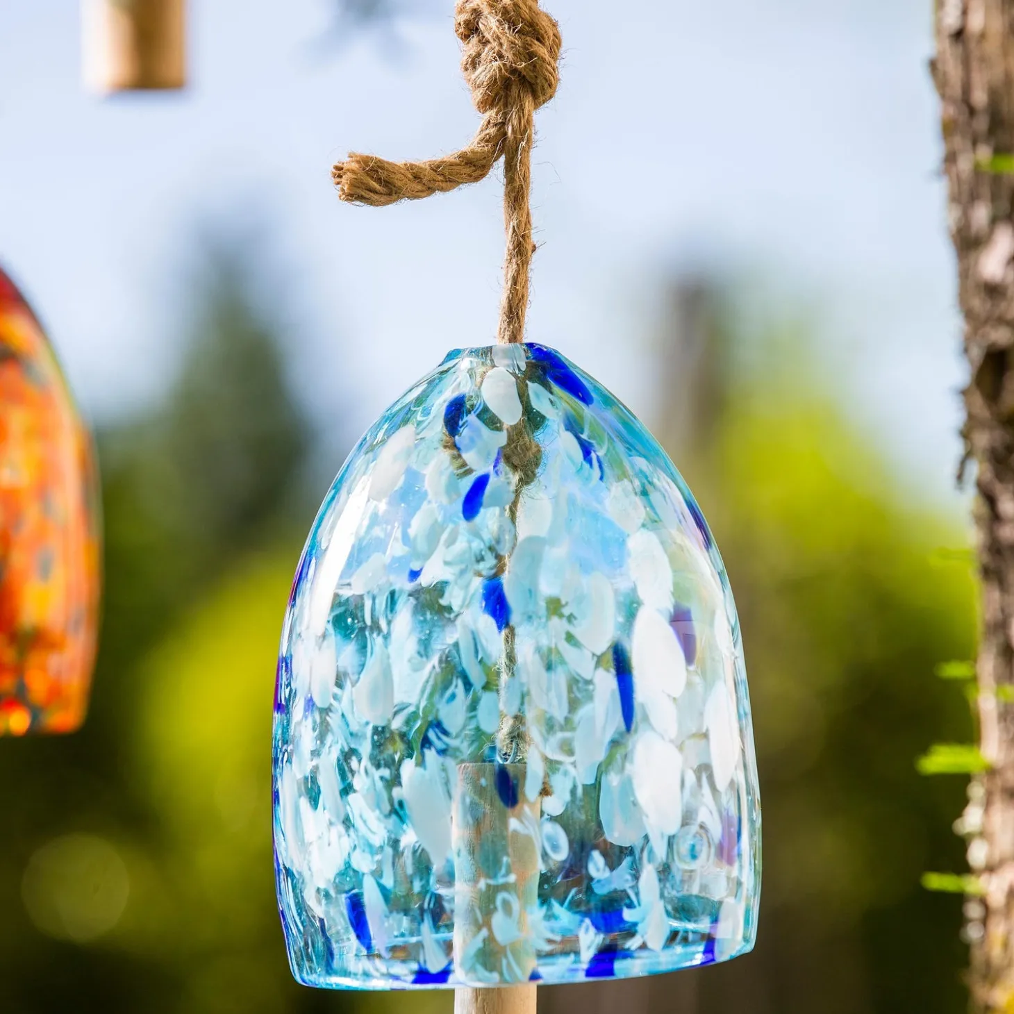 Wind Chimes & Mobiles>Plow & Hearth Art Glass Garden Bell Chime LightBlue