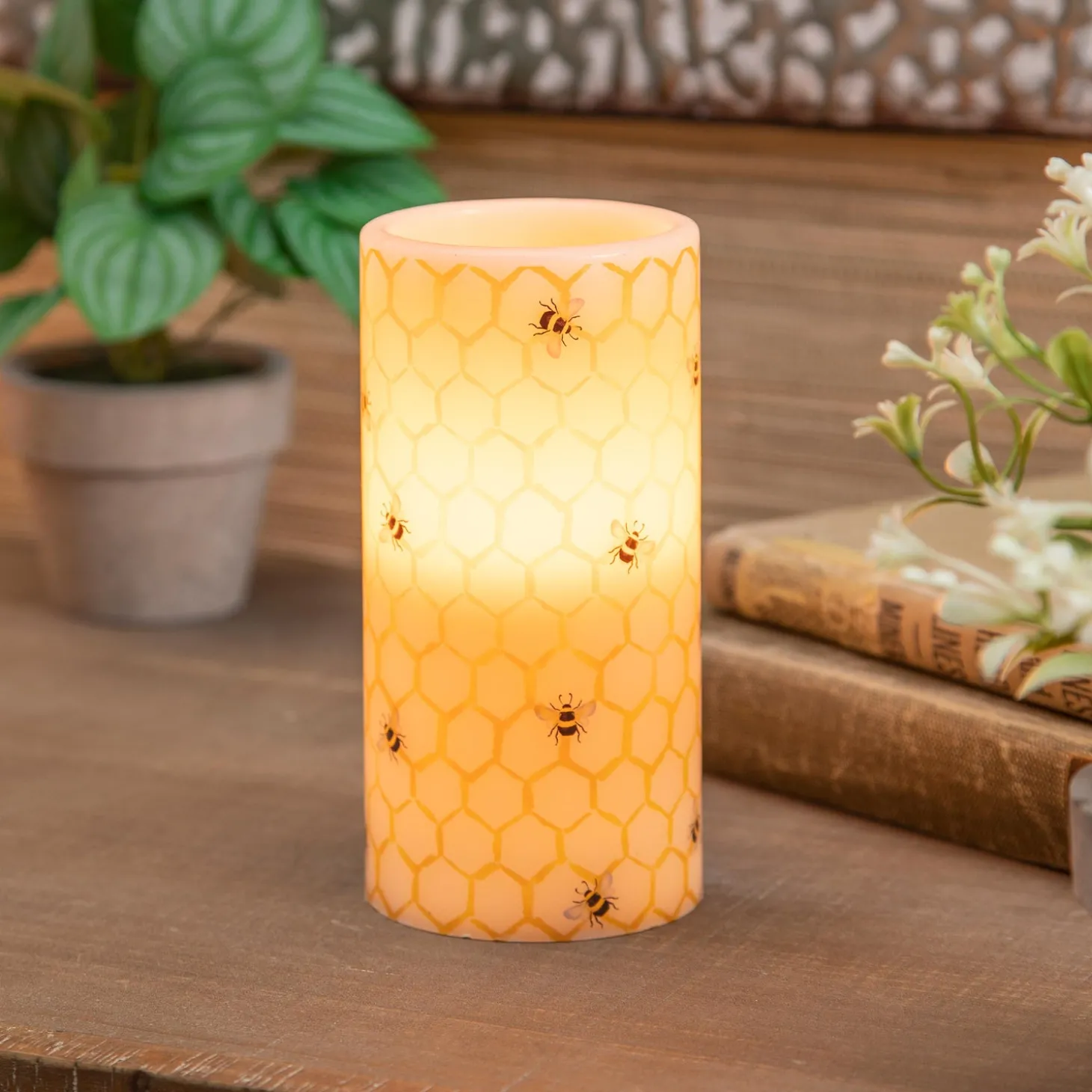 Decorative Accents | Candles & Lanterns>Plow & Hearth Battery-Operated Flameless Bee Candle