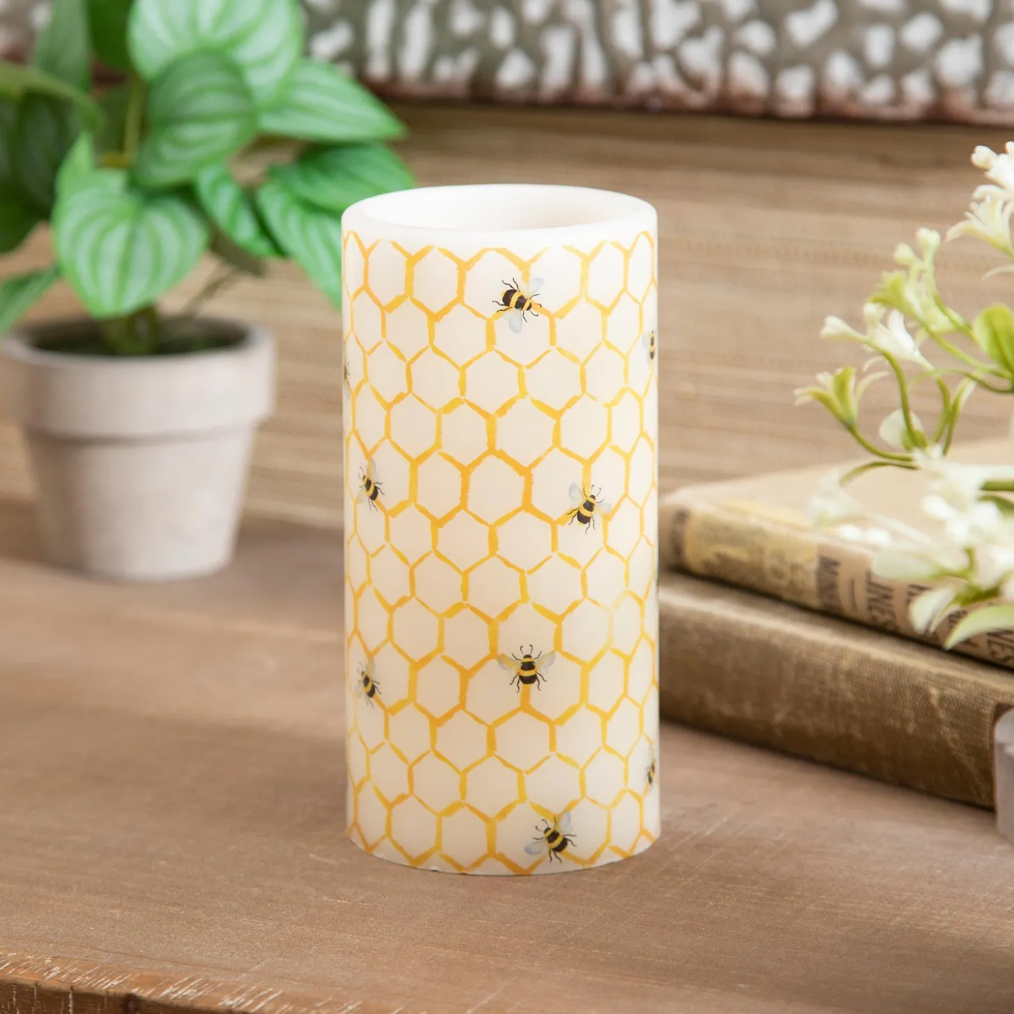 Decorative Accents | Candles & Lanterns>Plow & Hearth Battery-Operated Flameless Bee Candle