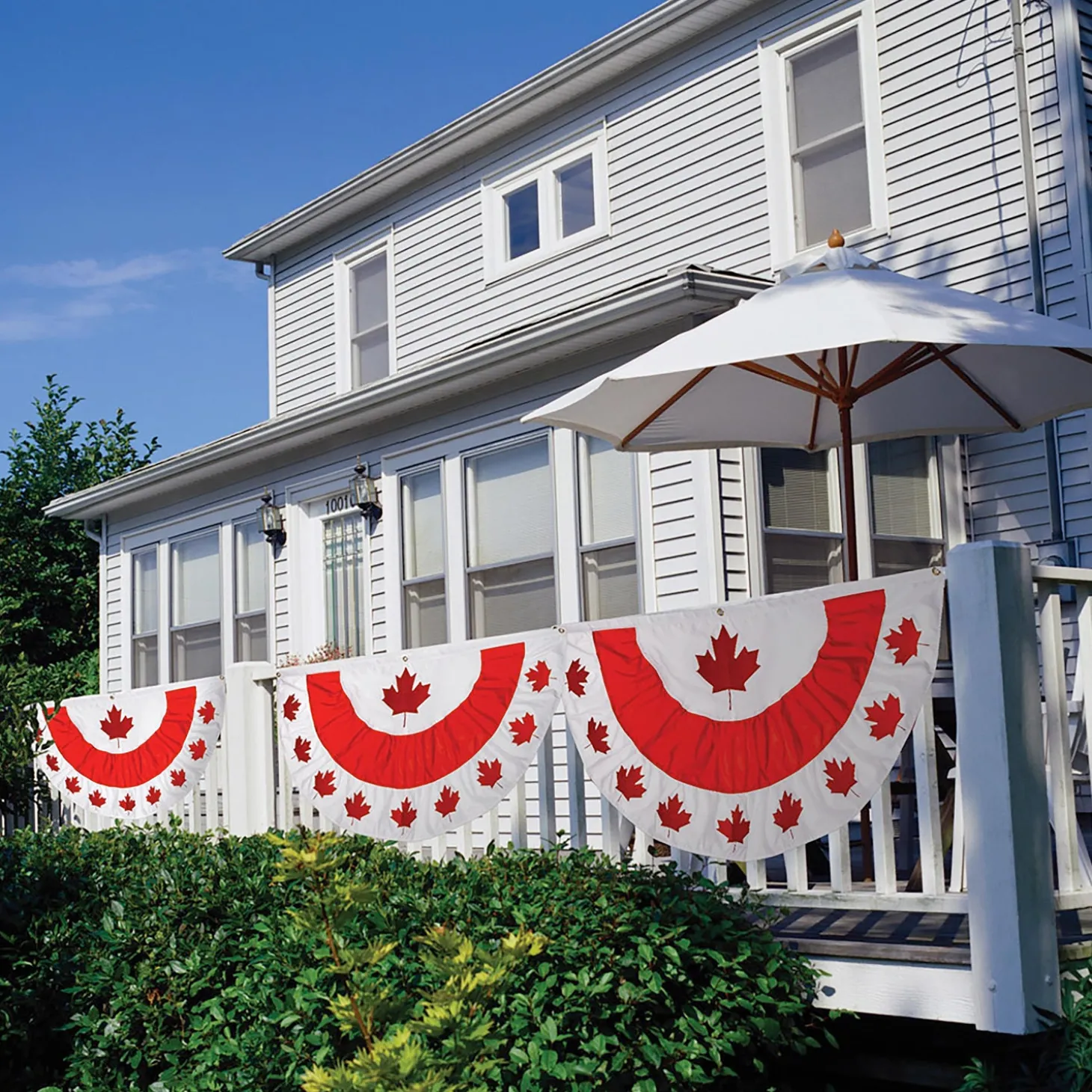 Bunting & Banners>Plow & Hearth Canadian Maple Leaf Applique Bunting