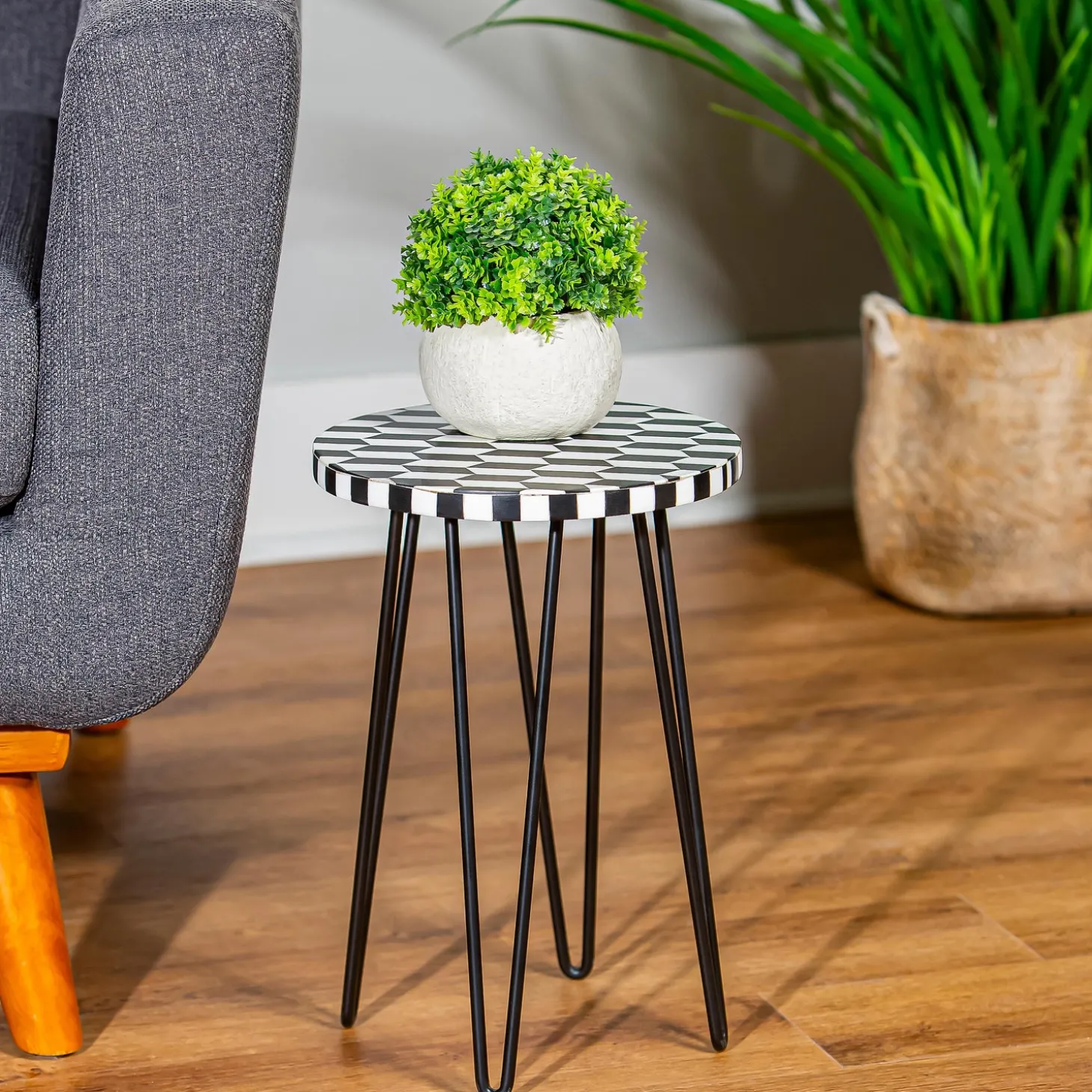 Planters & Plant Stands | Accent Tables>Plow & Hearth Checkered Plant Stand with Metal Legs