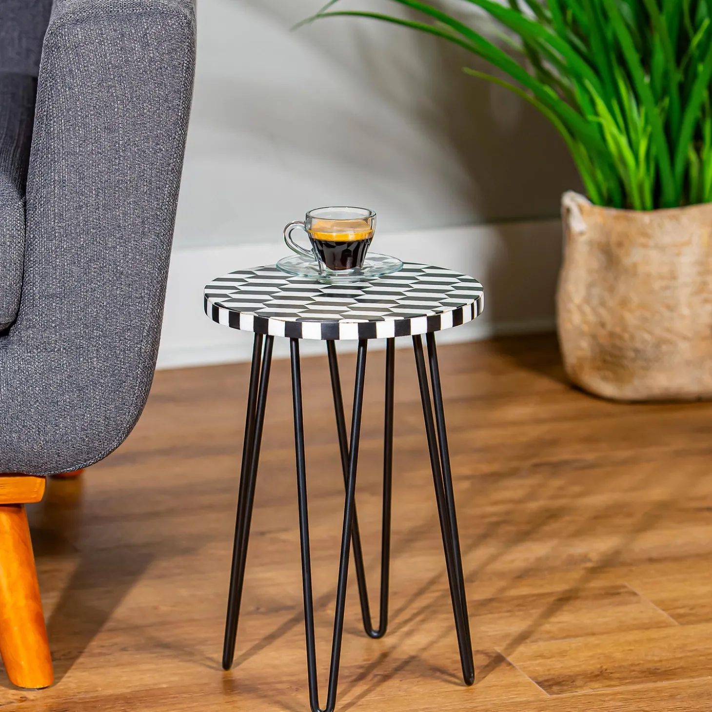 Planters & Plant Stands | Accent Tables>Plow & Hearth Checkered Plant Stand with Metal Legs