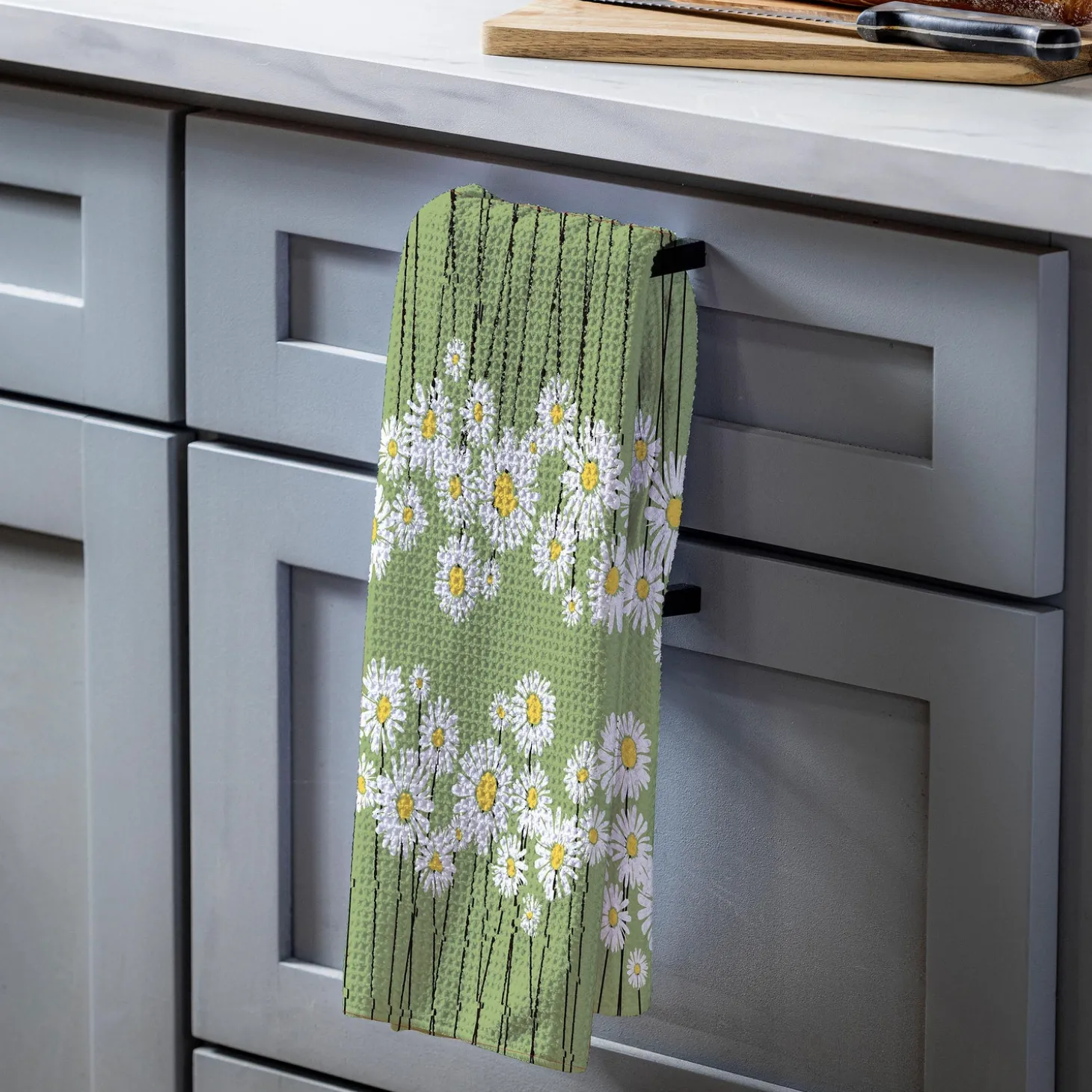 Kitchen Linens>Plow & Hearth Daisy Scape Quick Dry Kitchen Towel, 18" x 30"