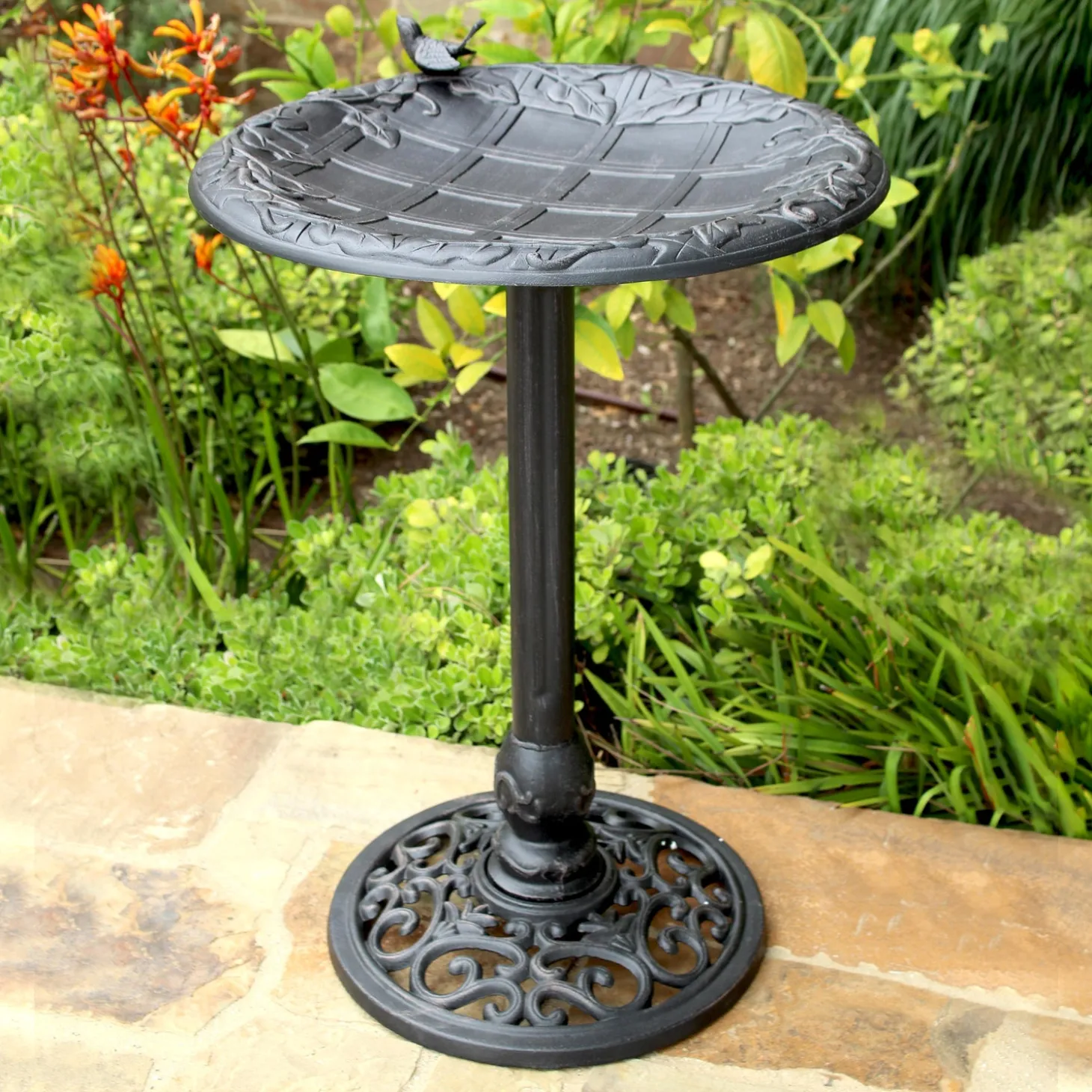 Birdbaths>Plow & Hearth English Ivy Metal Birdbath