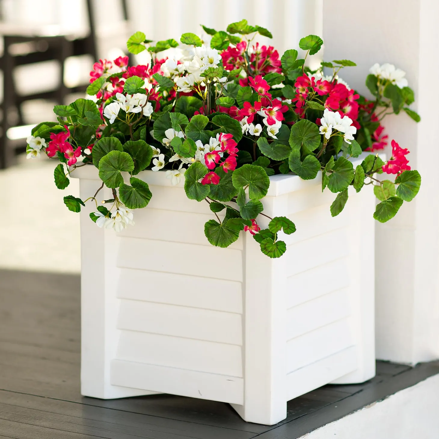 Faux Flowers & Plants>Plow & Hearth Faux Red and White Geranium Urn/Planter Filler