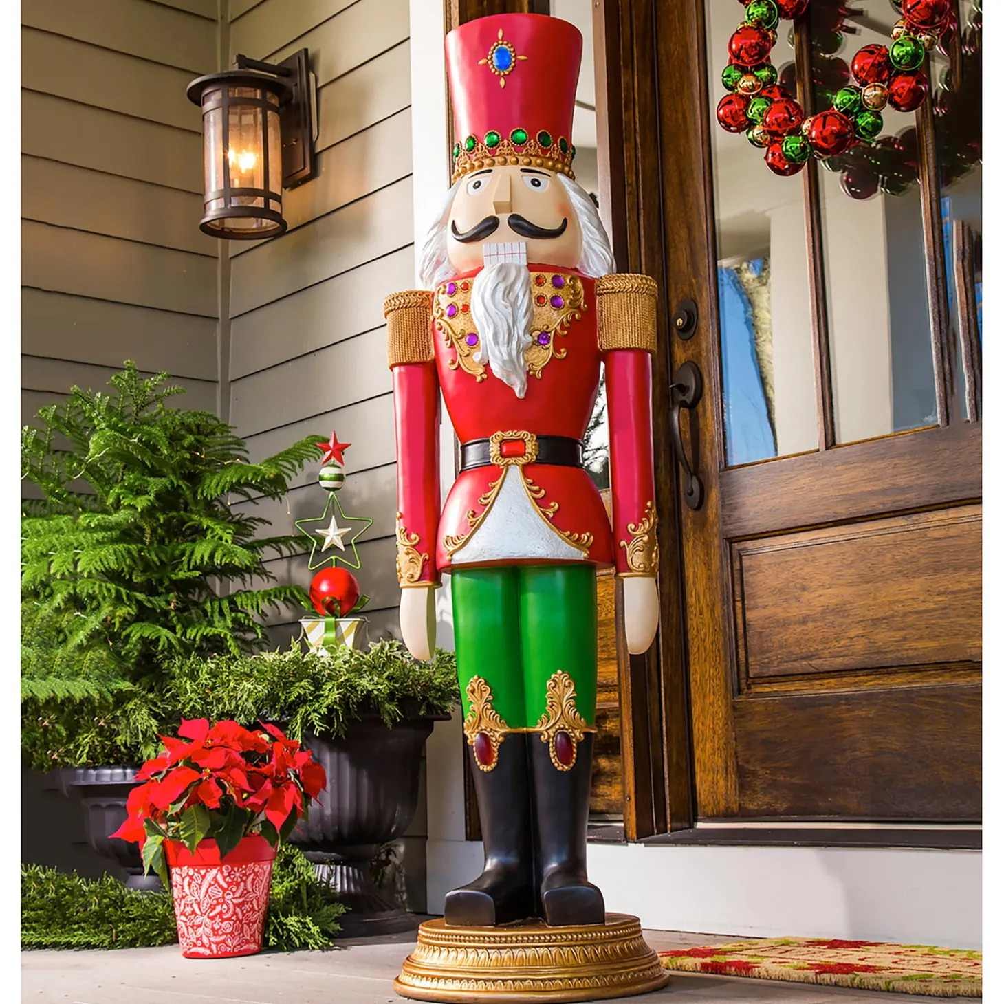 Garden Statues>Plow & Hearth Giant Nutcracker Statue