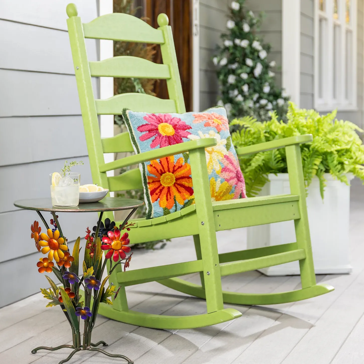 Outdoor Side Tables | Accent Tables>Plow & Hearth Handcrafted Metal Daisy Side Table