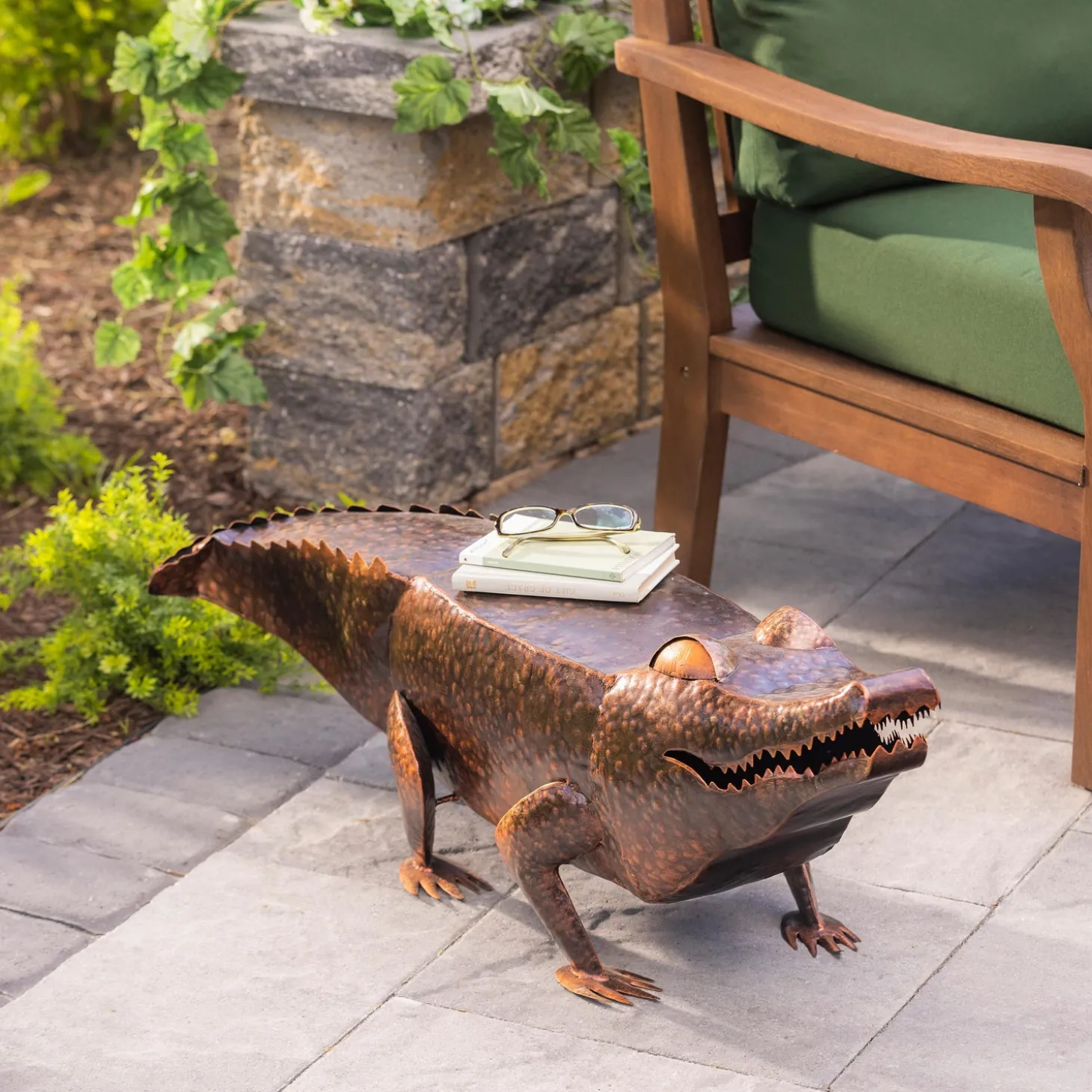 Accent Tables | Outdoor Side Tables>Plow & Hearth Handmade Painted Metal Alligator Side Table