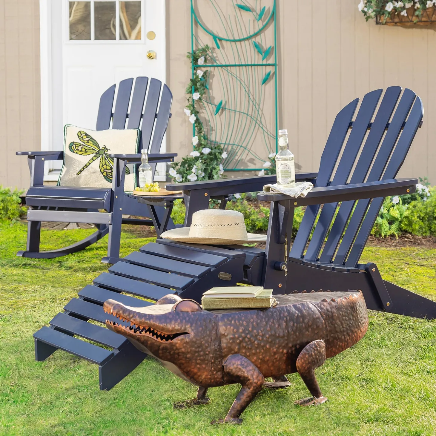 Accent Tables | Outdoor Side Tables>Plow & Hearth Handmade Painted Metal Alligator Side Table