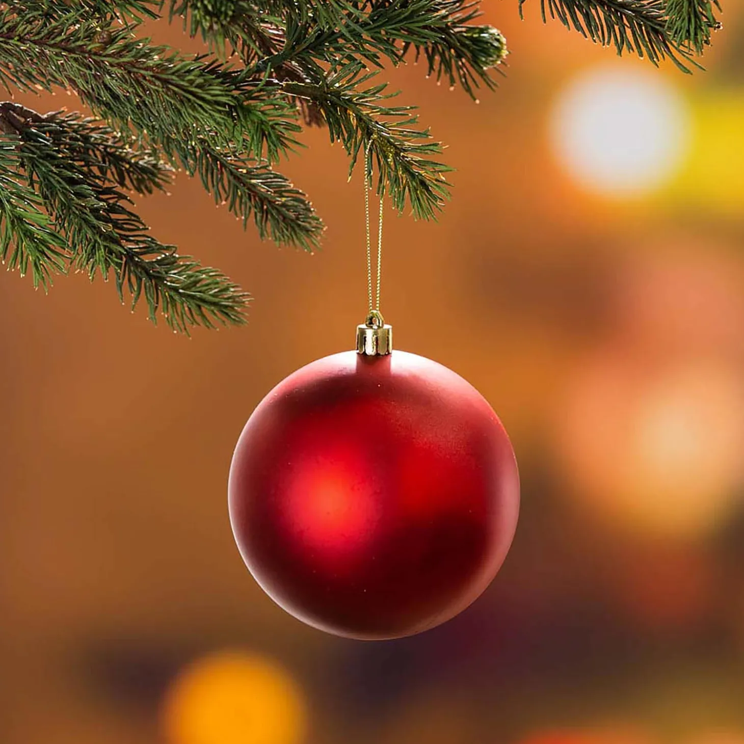 Lighted Trees & Garlands | Lighted Accents>Plow & Hearth Holiday Traditions Complete Christmas Tree Kit with 250 Lights and 140 Decorations, 7½'H