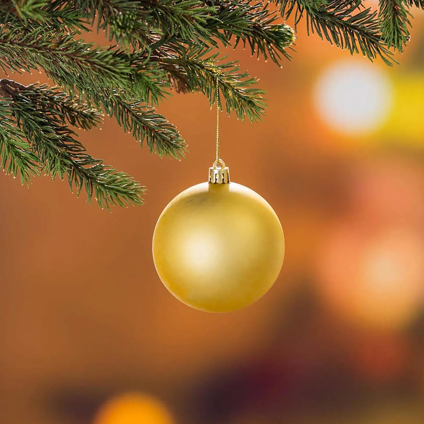 Lighted Trees & Garlands | Lighted Accents>Plow & Hearth Holiday Traditions Complete Christmas Tree Kit with 250 Lights and 140 Decorations, 7½'H