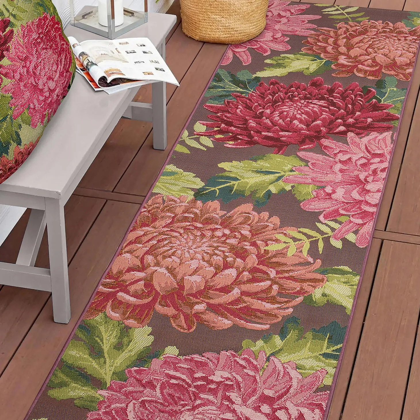 Runners>Plow & Hearth Indoor/Outdoor Chrysanthemum Polypropylene Rug, 23" x 7'6" Runner