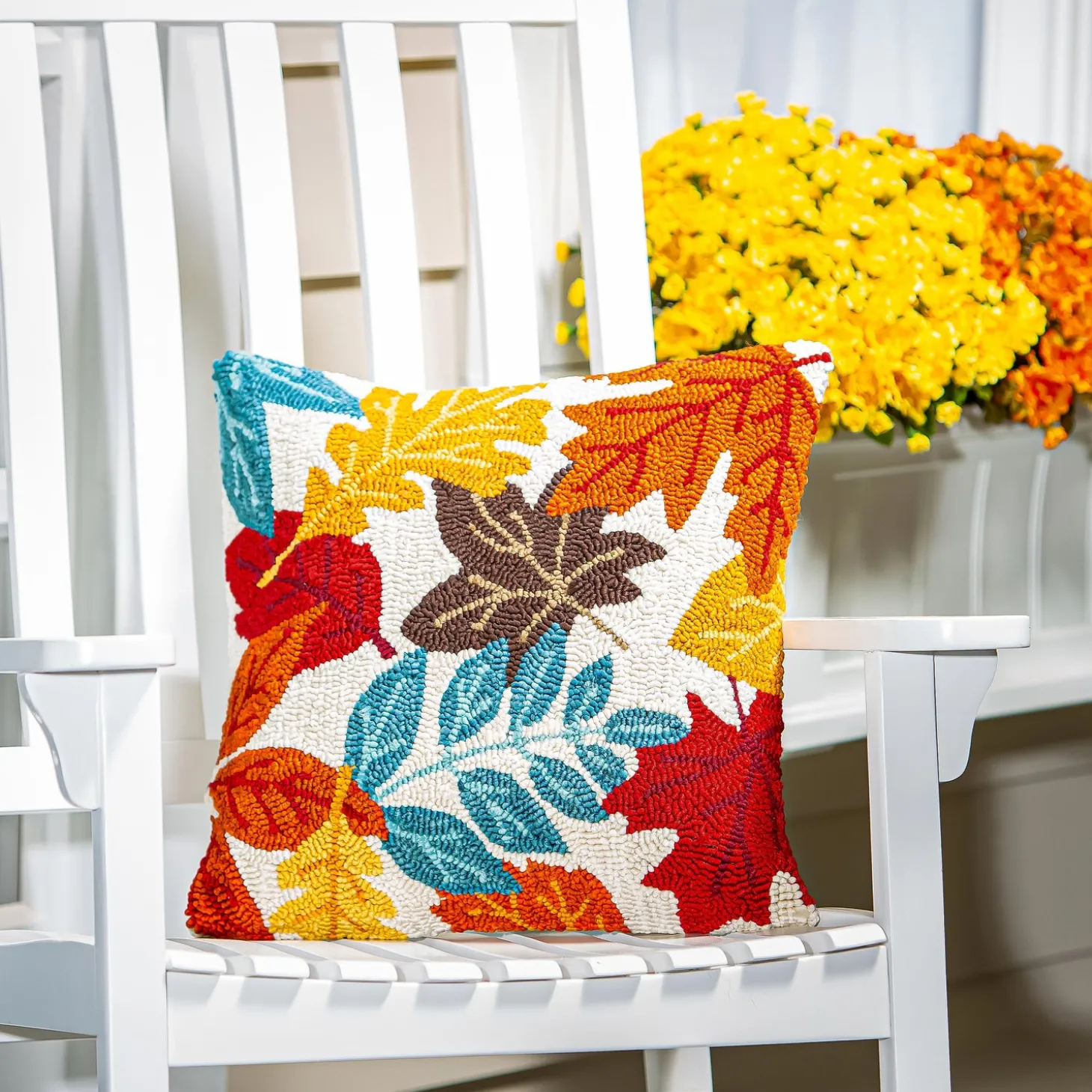 Outdoor Throw Pillows | Decorative Pillows>Plow & Hearth Indoor/Outdoor Fall Leaves Hooked Polypropylene Throw Pillow 18"x18"