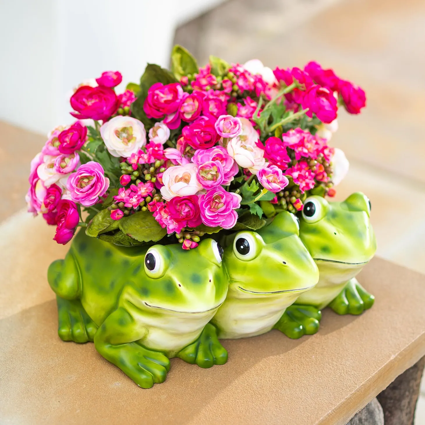 Planters & Plant Stands>Plow & Hearth Indoor/Outdoor Frogs Triplets Planter for Flowers or Herbs