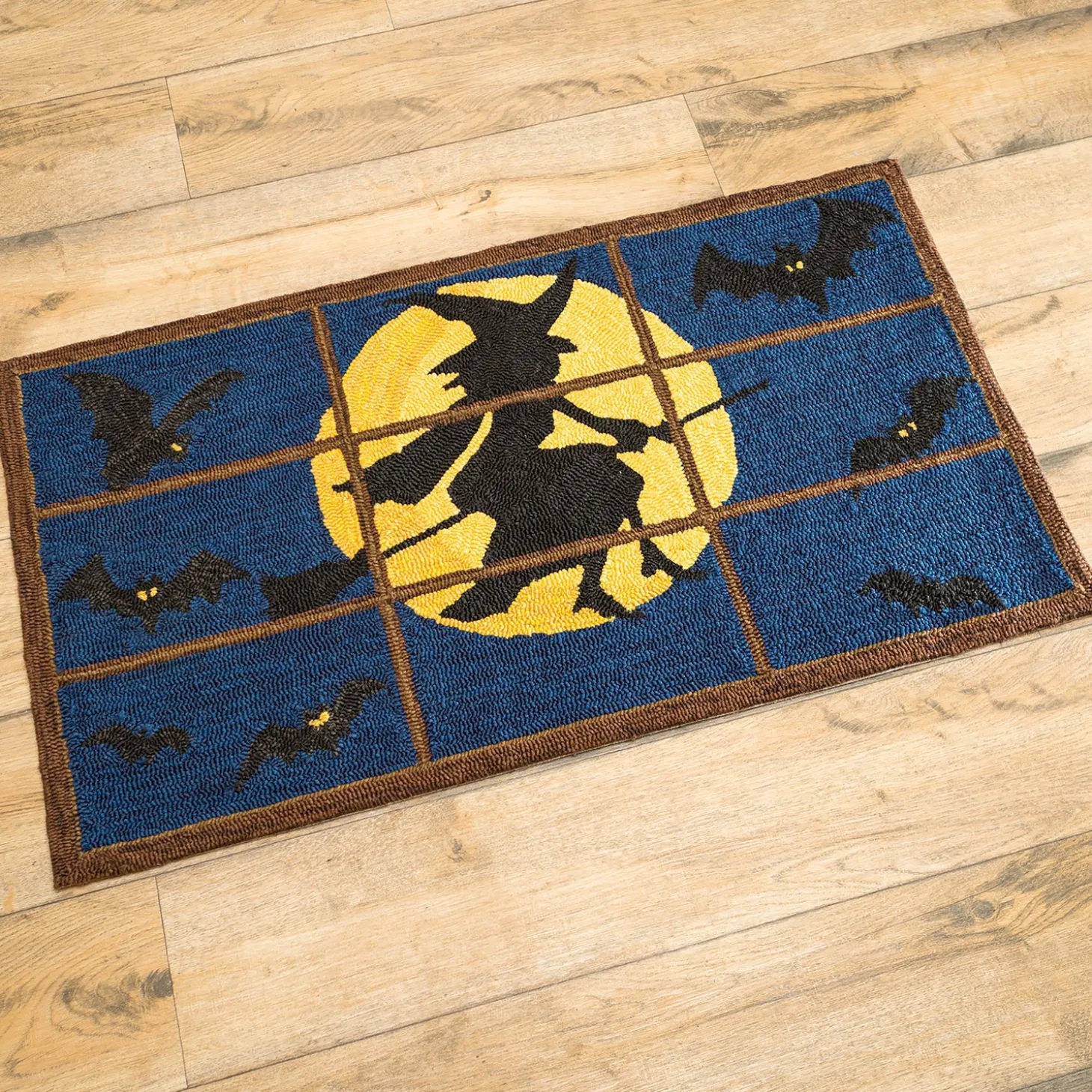 Hooked Rugs>Plow & Hearth Indoor/Outdoor Halloween Flying Witch Hooked Accent Rug