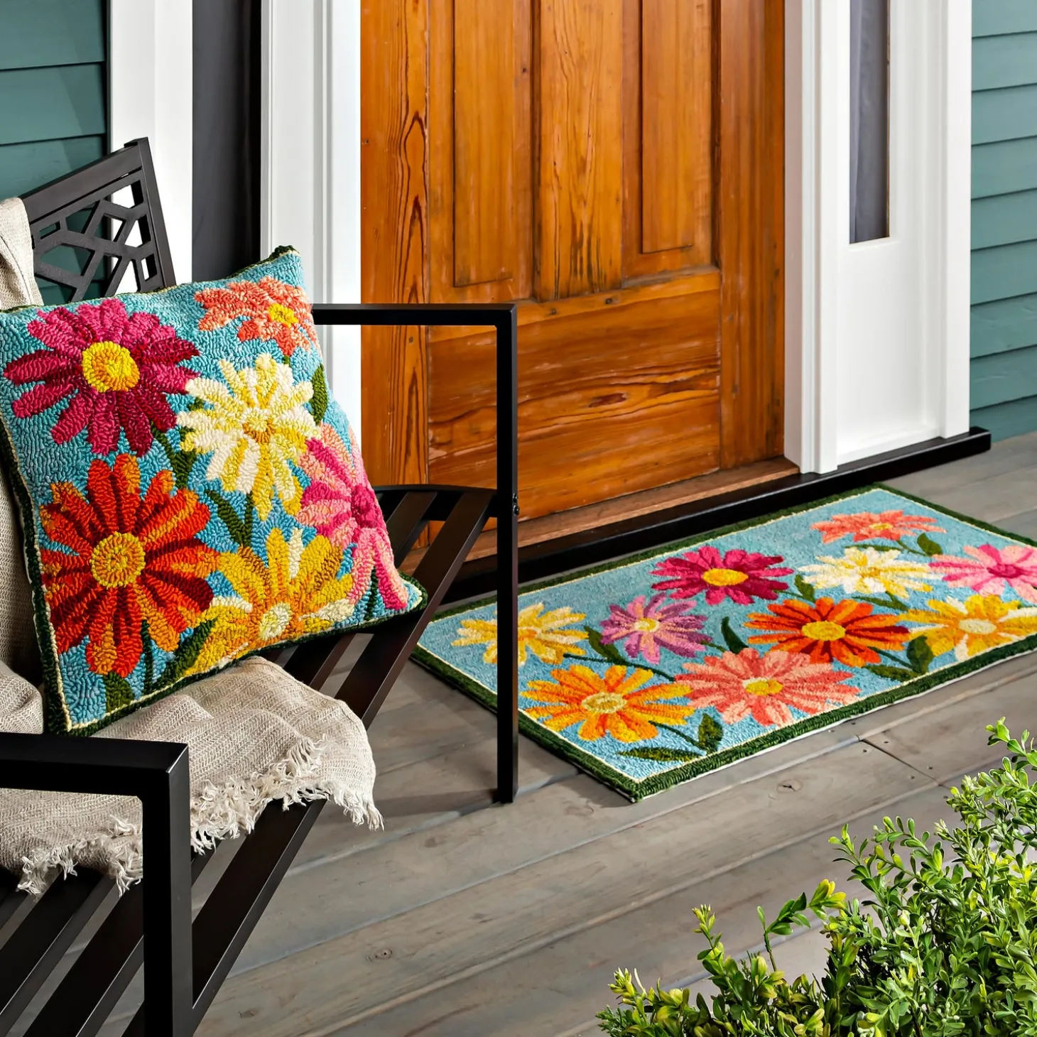 Hooked Rugs>Plow & Hearth Indoor/Outdoor Hand-Hooked Polypropylene Pastel Posies Accent Rug