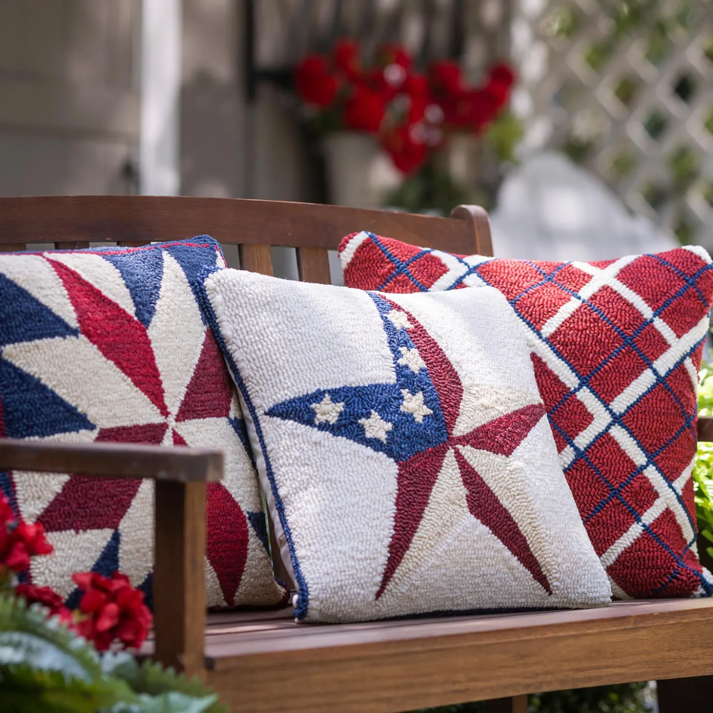 Decorative Pillows>Plow & Hearth Indoor/Outdoor Hand-Hooked Star Throw Pillow