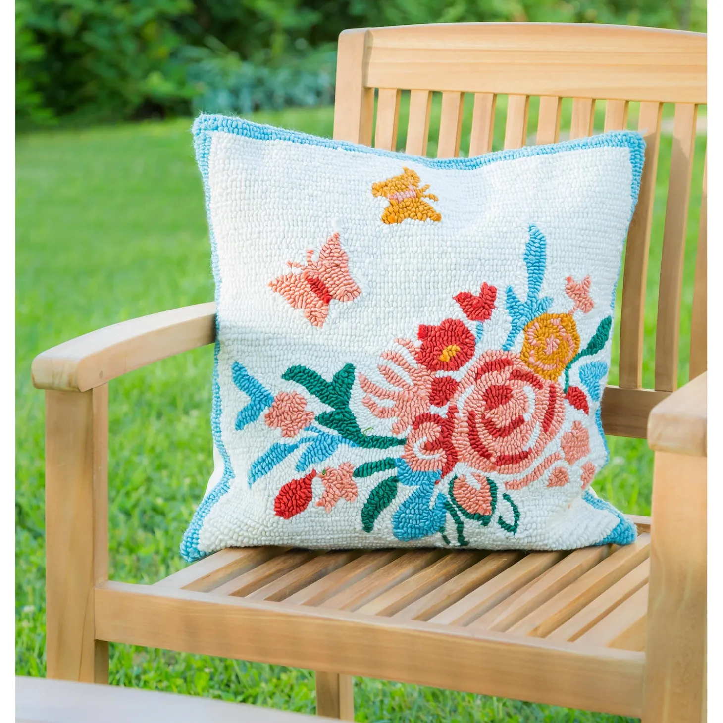 Outdoor Throw Pillows | Decorative Pillows>Plow & Hearth Indoor/Outdoor Hooked Pillow 18"x18" Butterfly Meadow