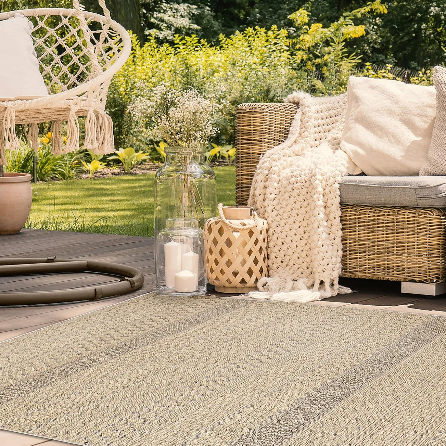 Area Rugs>Plow & Hearth Indoor/Outdoor Kitty Hawk Striped Rug, 6'6" x 9'4" Silver