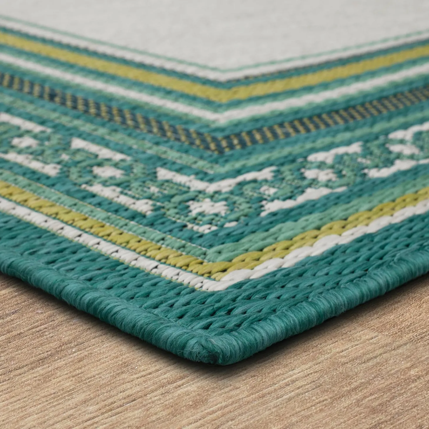 Area Rugs>Plow & Hearth Indoor/Outdoor La Grange Border Polypropylene Rug, 4' x 5'6"