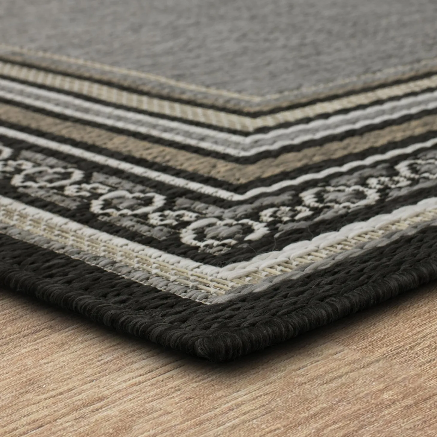 Area Rugs>Plow & Hearth Indoor/Outdoor La Grange Border Polypropylene Rug, 4' x 5'6"
