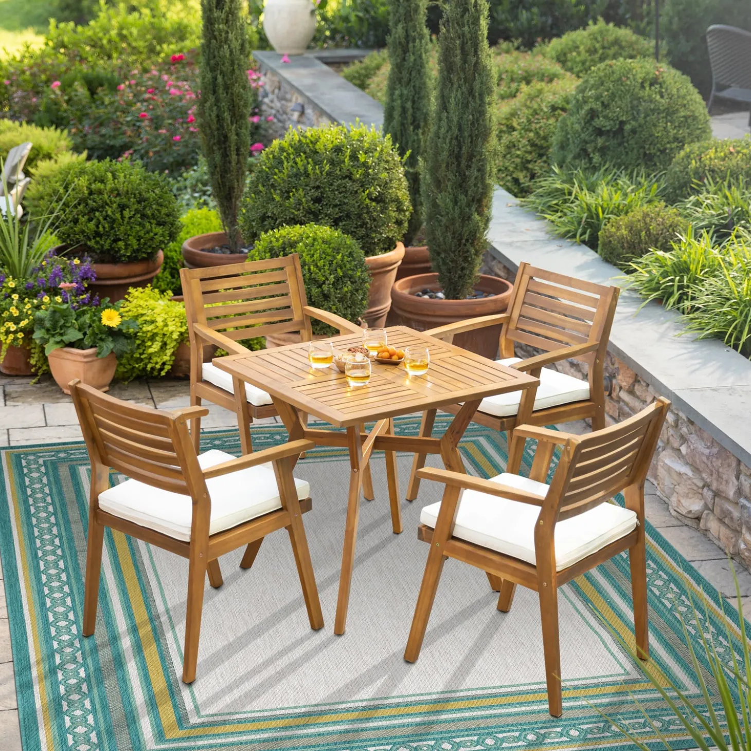 Area Rugs>Plow & Hearth Indoor/Outdoor La Grange Border Polypropylene Rug, 4' x 5'6"