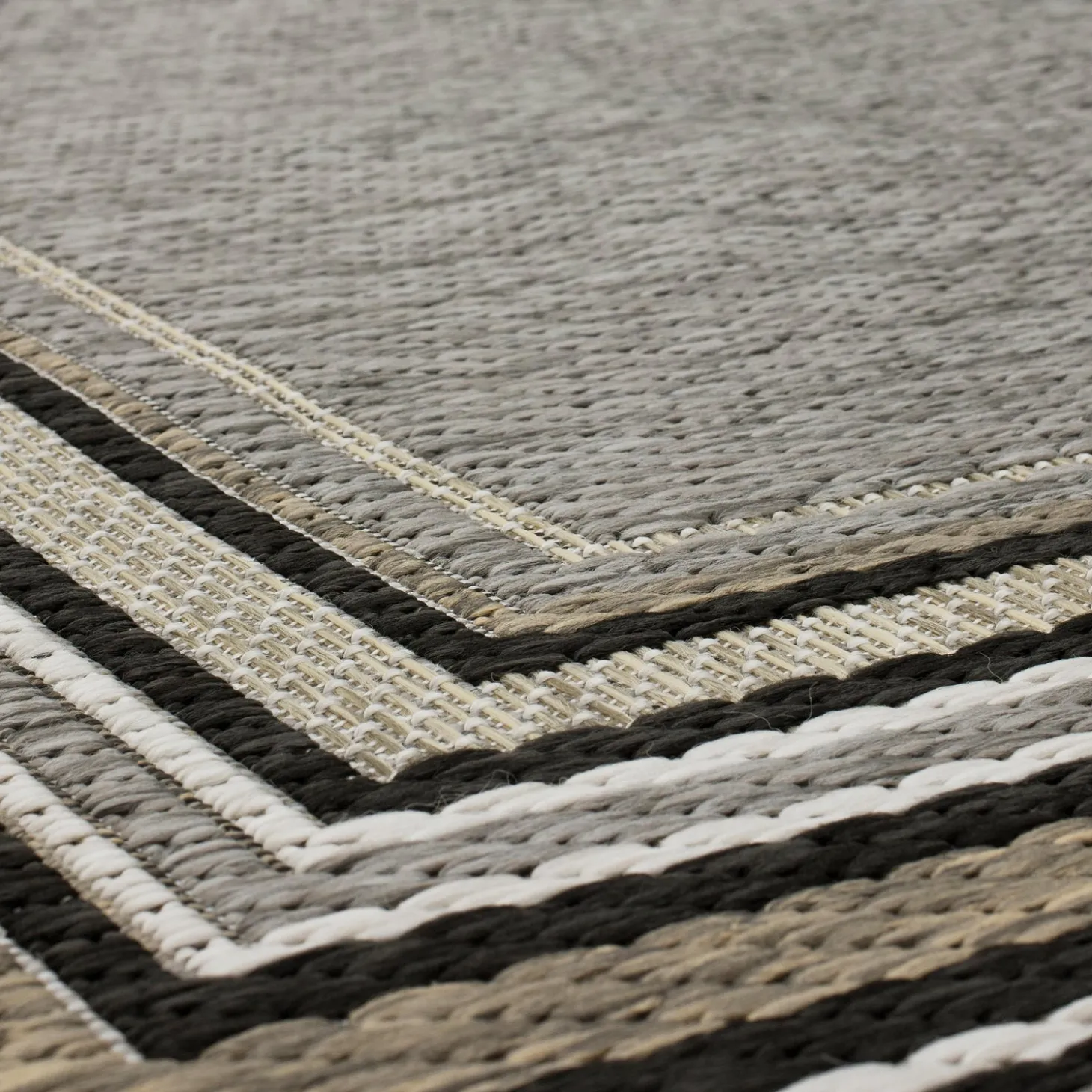 Area Rugs>Plow & Hearth Indoor/Outdoor La Grange Border Polypropylene Rug, 4' x 5'6"