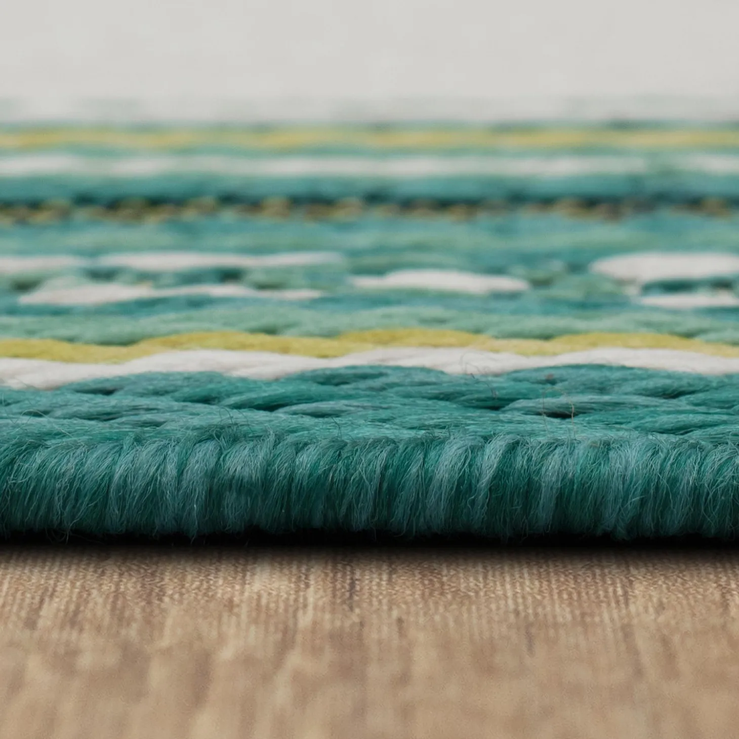 Area Rugs>Plow & Hearth Indoor/Outdoor La Grange Border Polypropylene Rug, 2'5" x 6' Runner Green