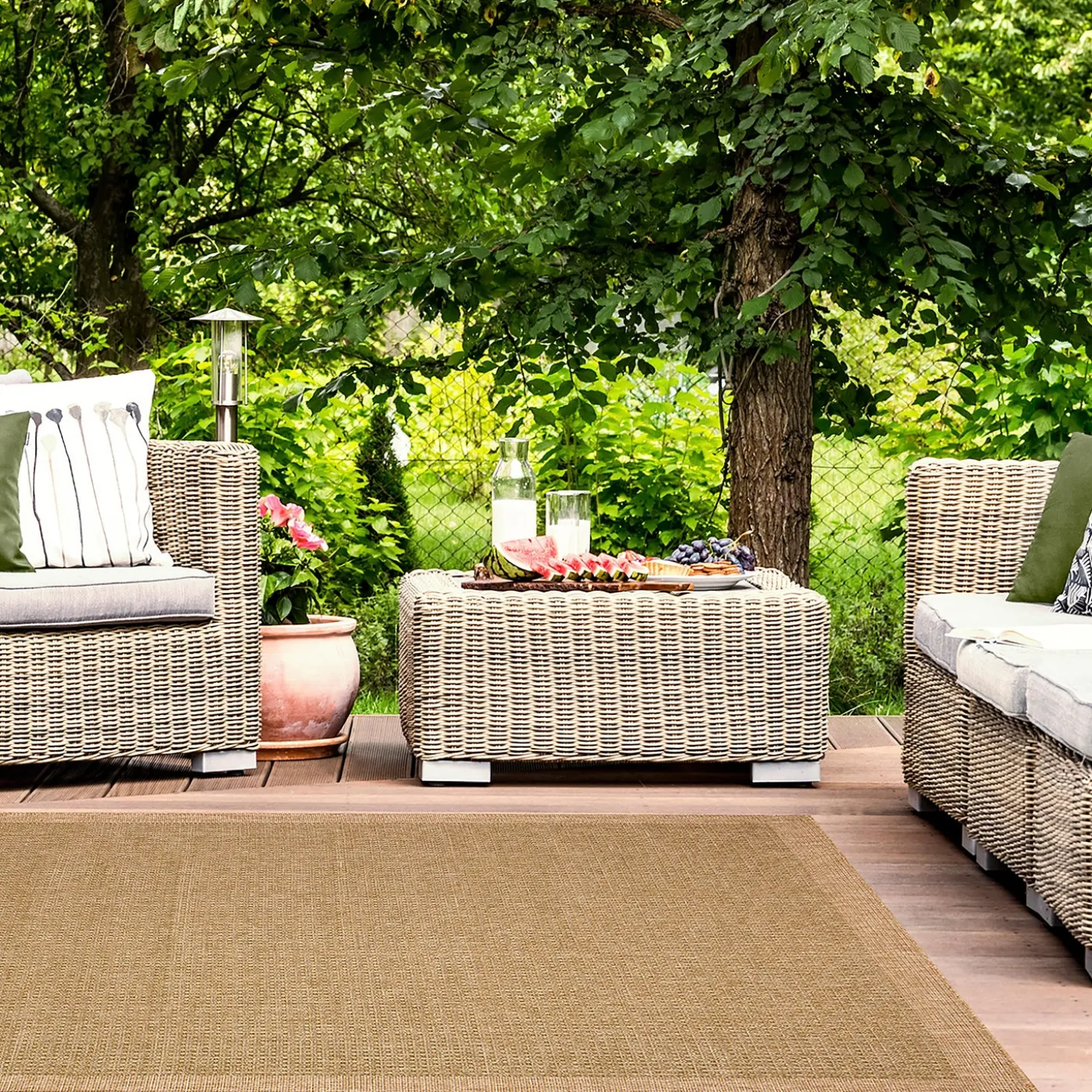 Area Rugs>Plow & Hearth Indoor/Outdoor Toulouse Border Print Rug, 5'3" X 7'3"