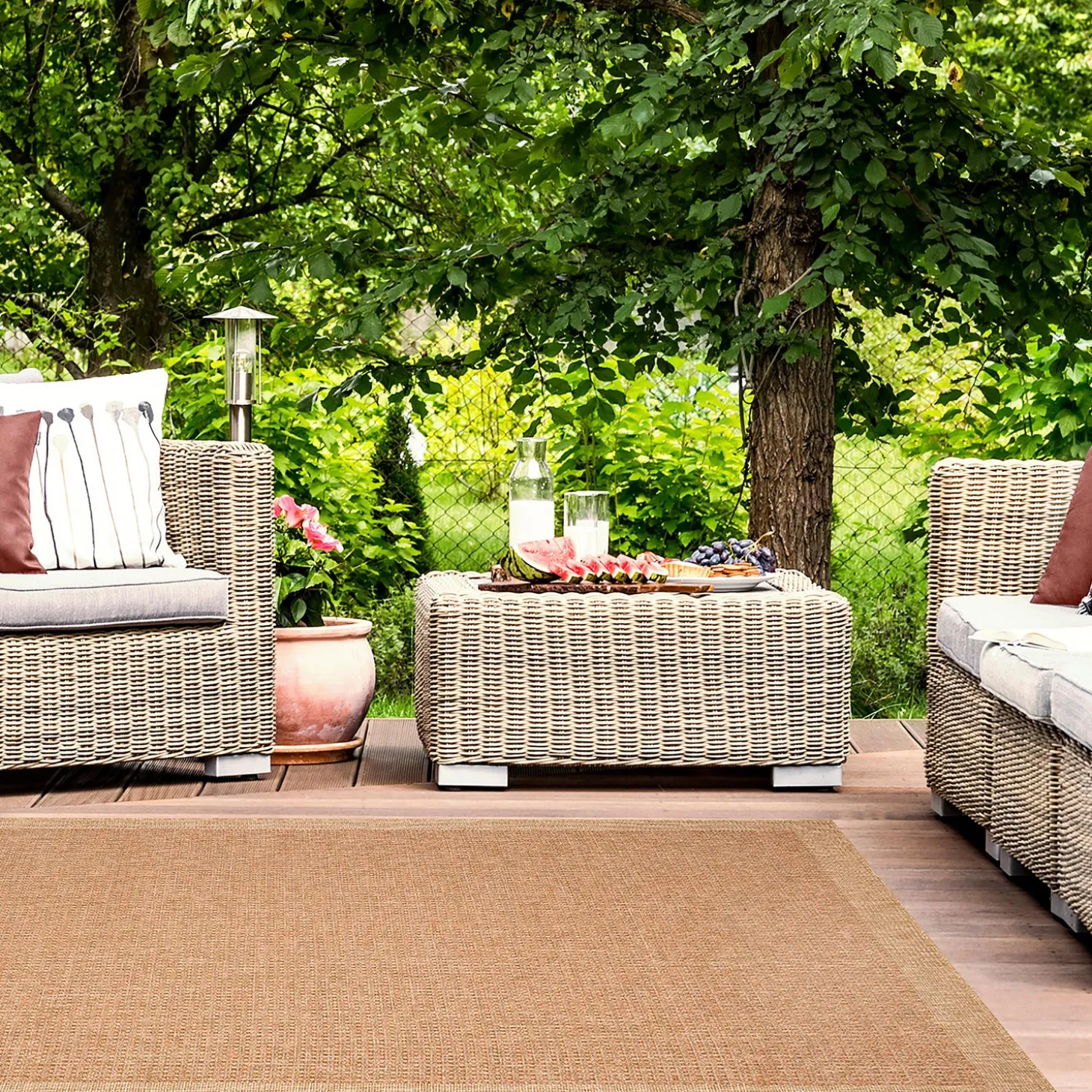 Area Rugs>Plow & Hearth Indoor/Outdoor Toulouse Border Print Rug, 5'3" X 7'3"