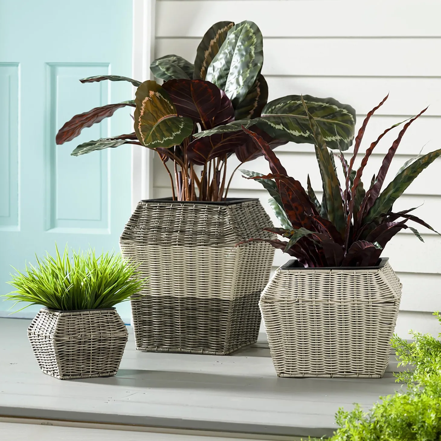 Planters & Plant Stands>Plow & Hearth Indoor/Outdoor Wicker Planters, Set of 3