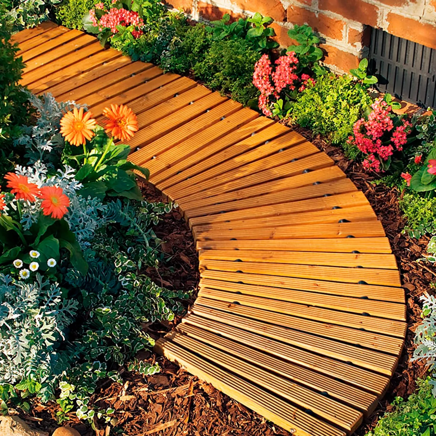 Garden Fencing & Edging | Pathways & Stepping Stones>Plow & Hearth 4'L Roll-Out Curved Hardwood Pathway