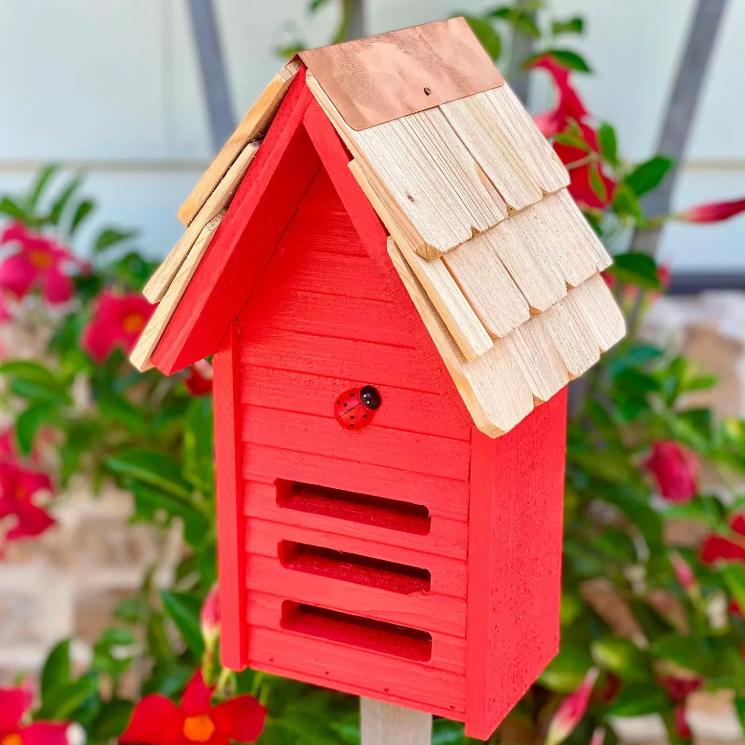 Wildlife Housing>Plow & Hearth Ladybug House with Mounting Pole