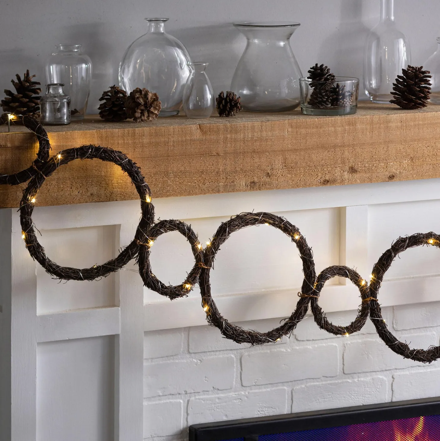 Lighted Trees & Garlands | Lighted Accents>Plow & Hearth Lighted Grapevine Holiday Garland