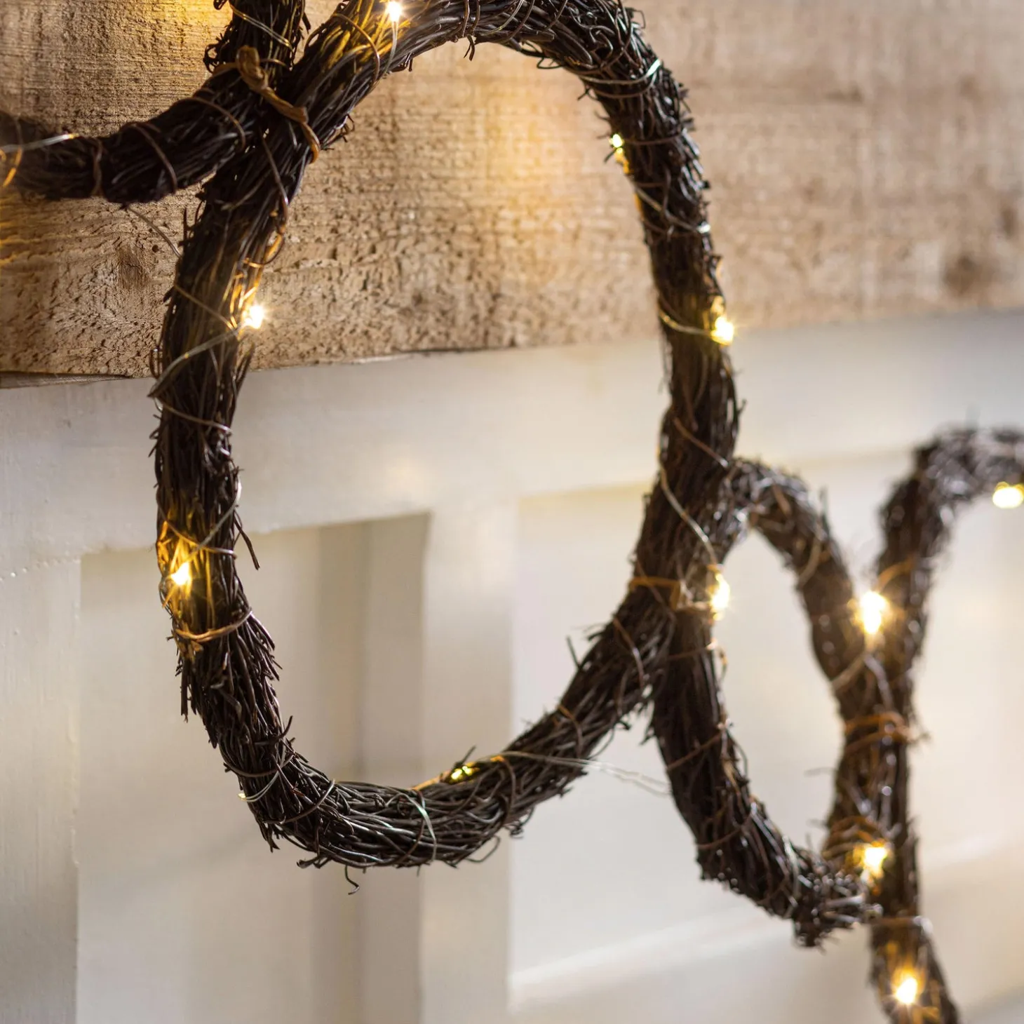 Lighted Trees & Garlands | Lighted Accents>Plow & Hearth Lighted Grapevine Holiday Garland