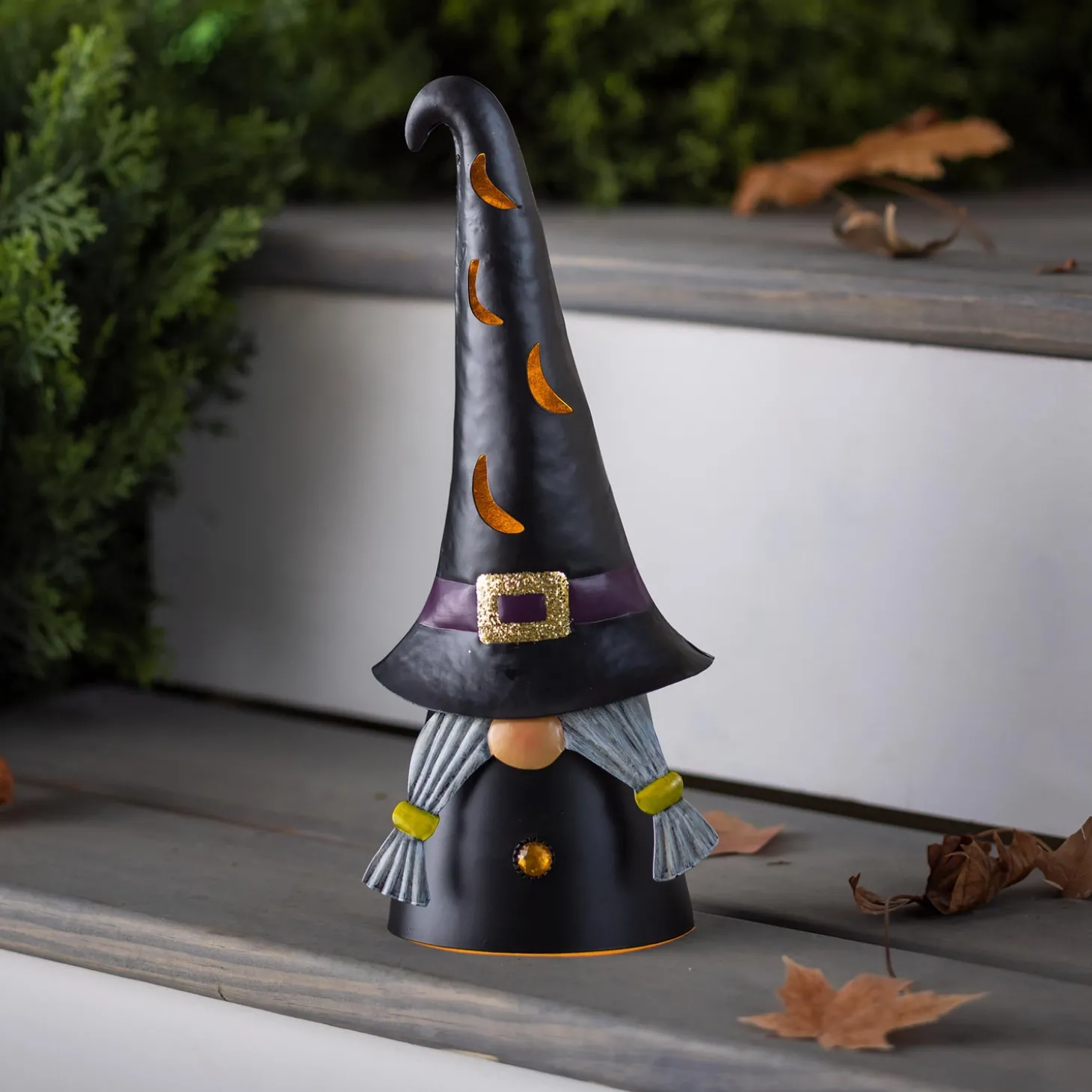 Garden Statues>Plow & Hearth Lighted Halloween Witch Gnome