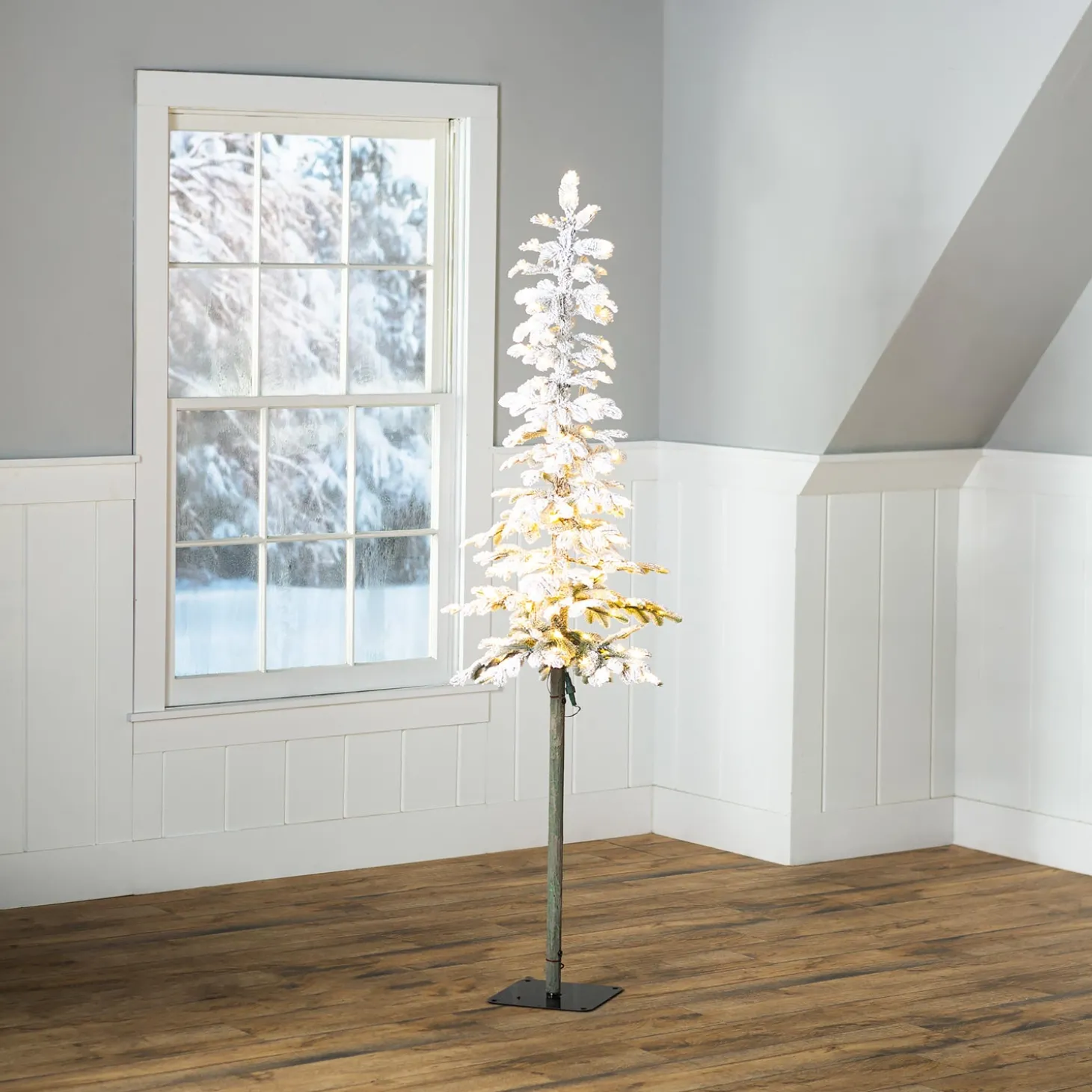 Lighted Trees & Garlands>Plow & Hearth 6' Monte Rosa Flocked Alpine Fir Christmas Tree with 150 Warm White LEDs