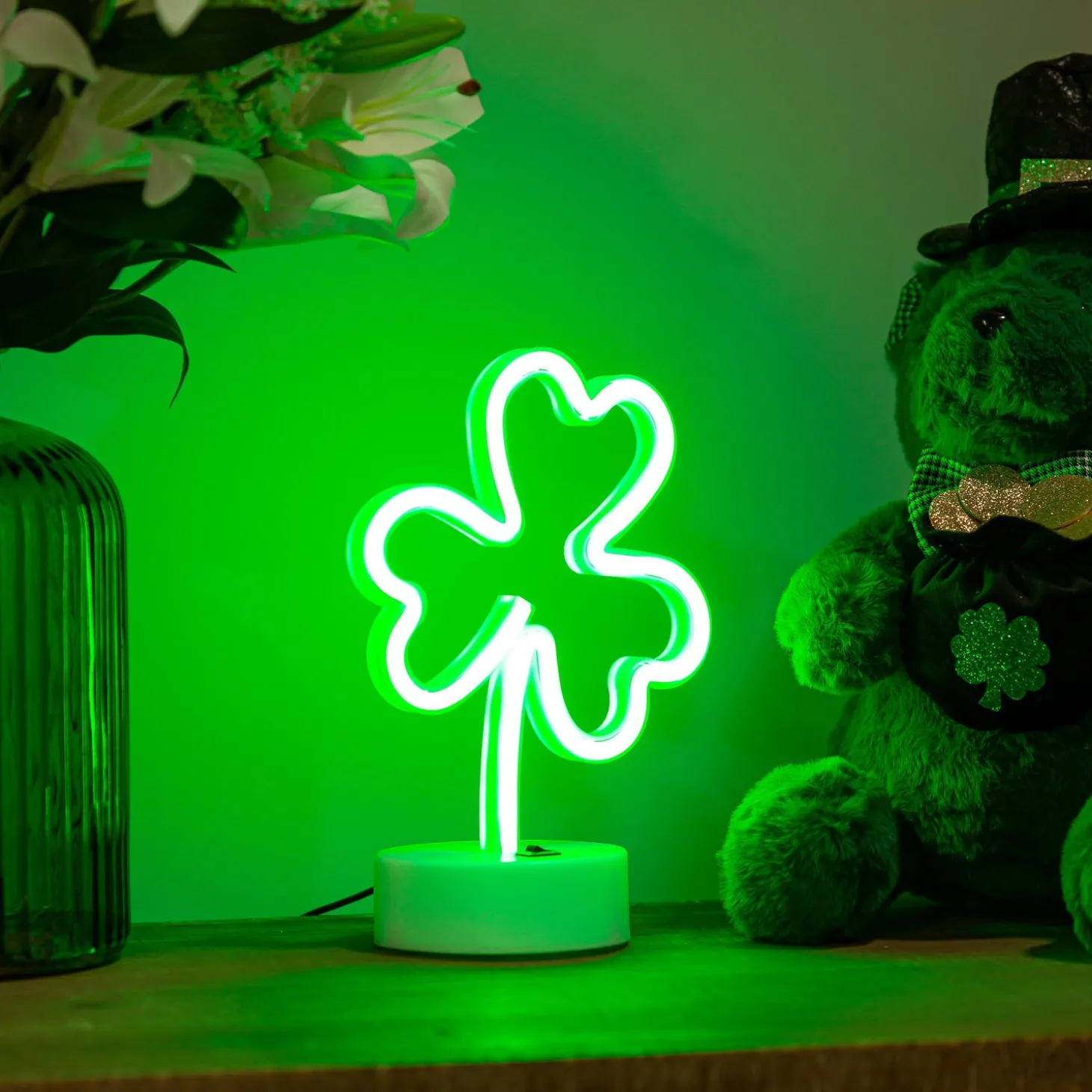 Decorative Accents>Plow & Hearth Neon Clover LED Table Decor, 9.25"H