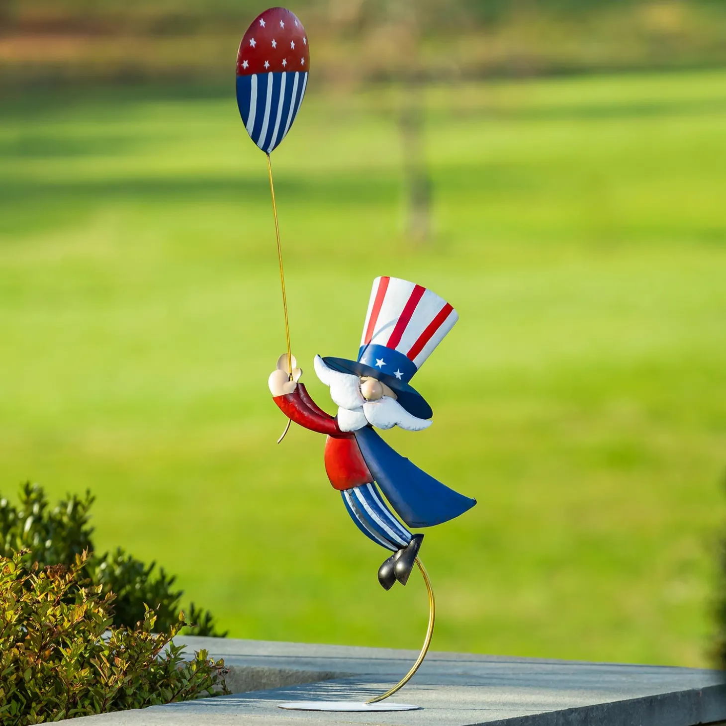 Garden Statues>Plow & Hearth Patriotic Uncle Sam with Balloon Garden Statue