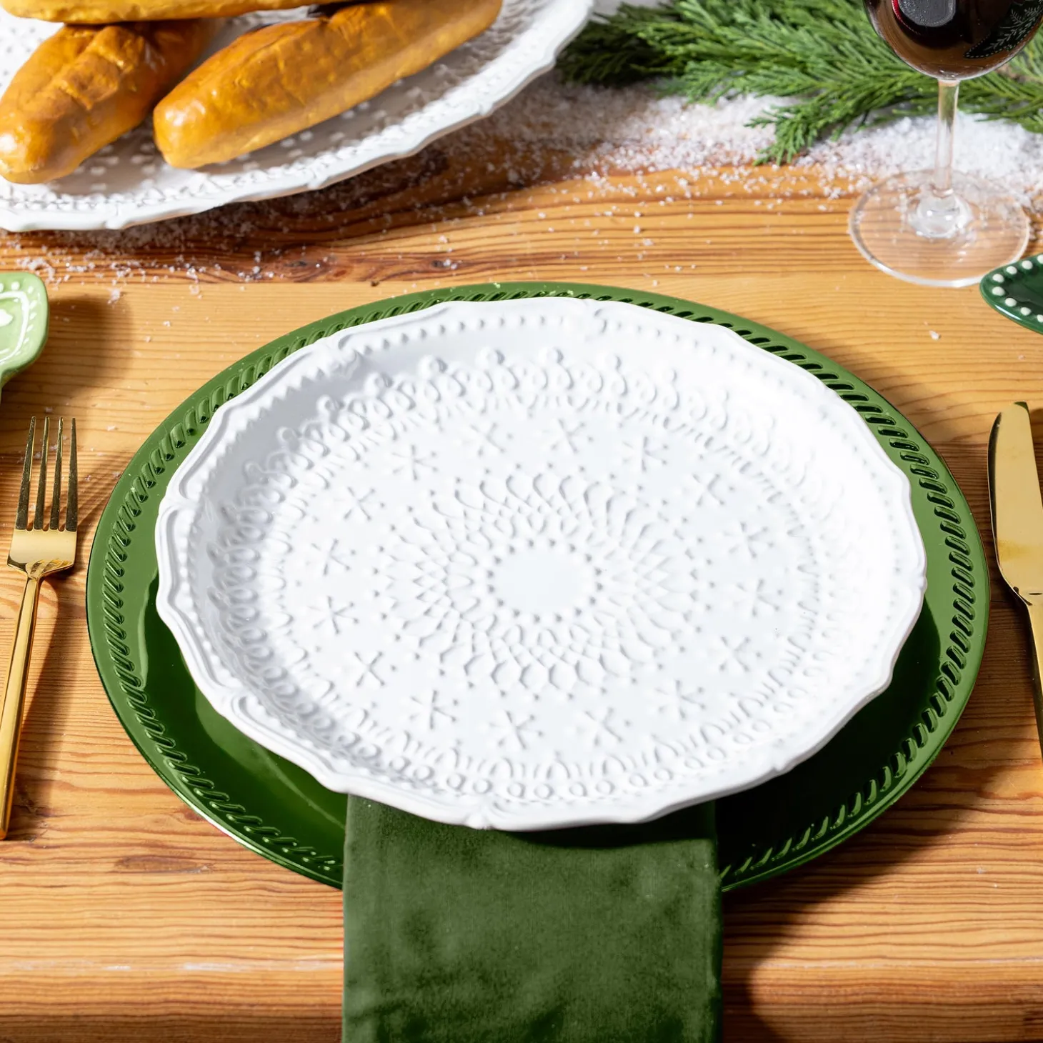 Plates & Platters>Plow & Hearth Plate Embossed Ceramic Dinner Plate, 10.25"