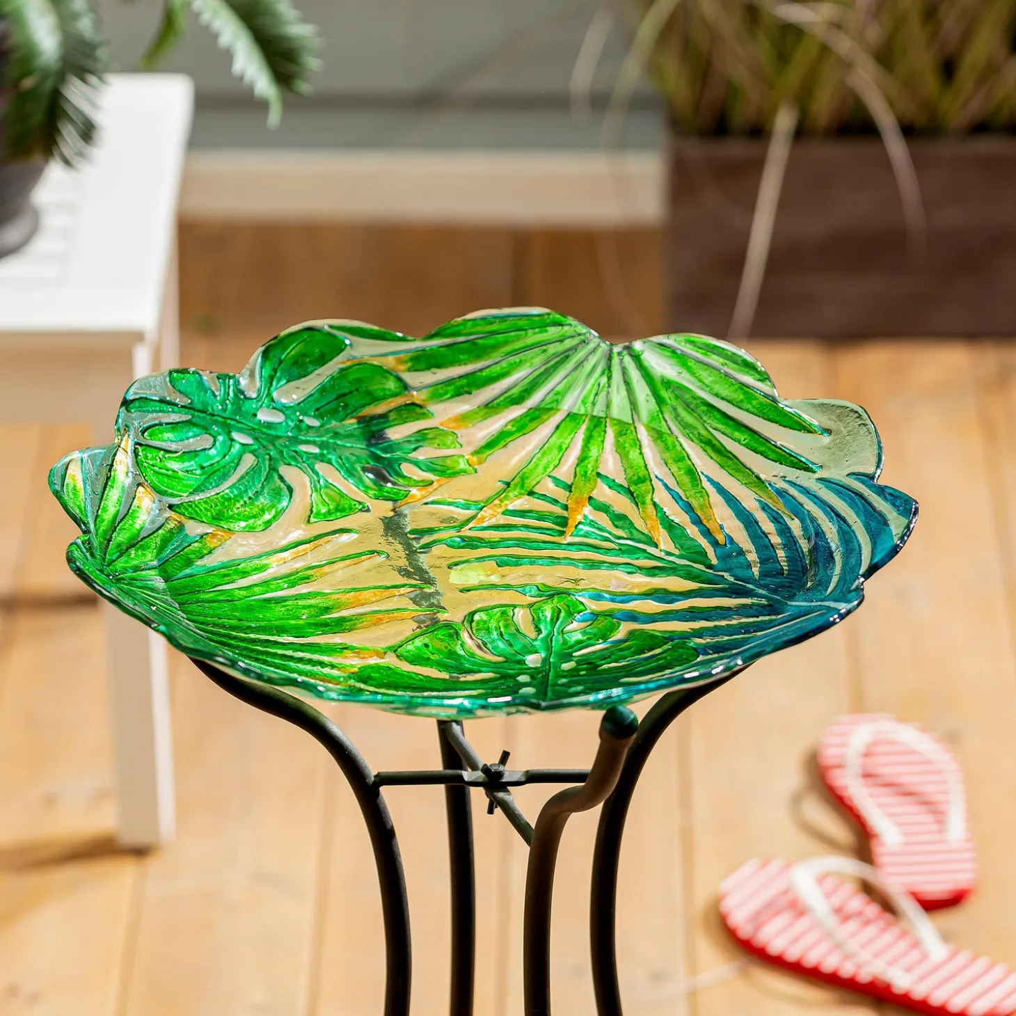 Birdbaths>Plow & Hearth 18" Sculpted Edge Glass Bird Bath, Palm Leaves