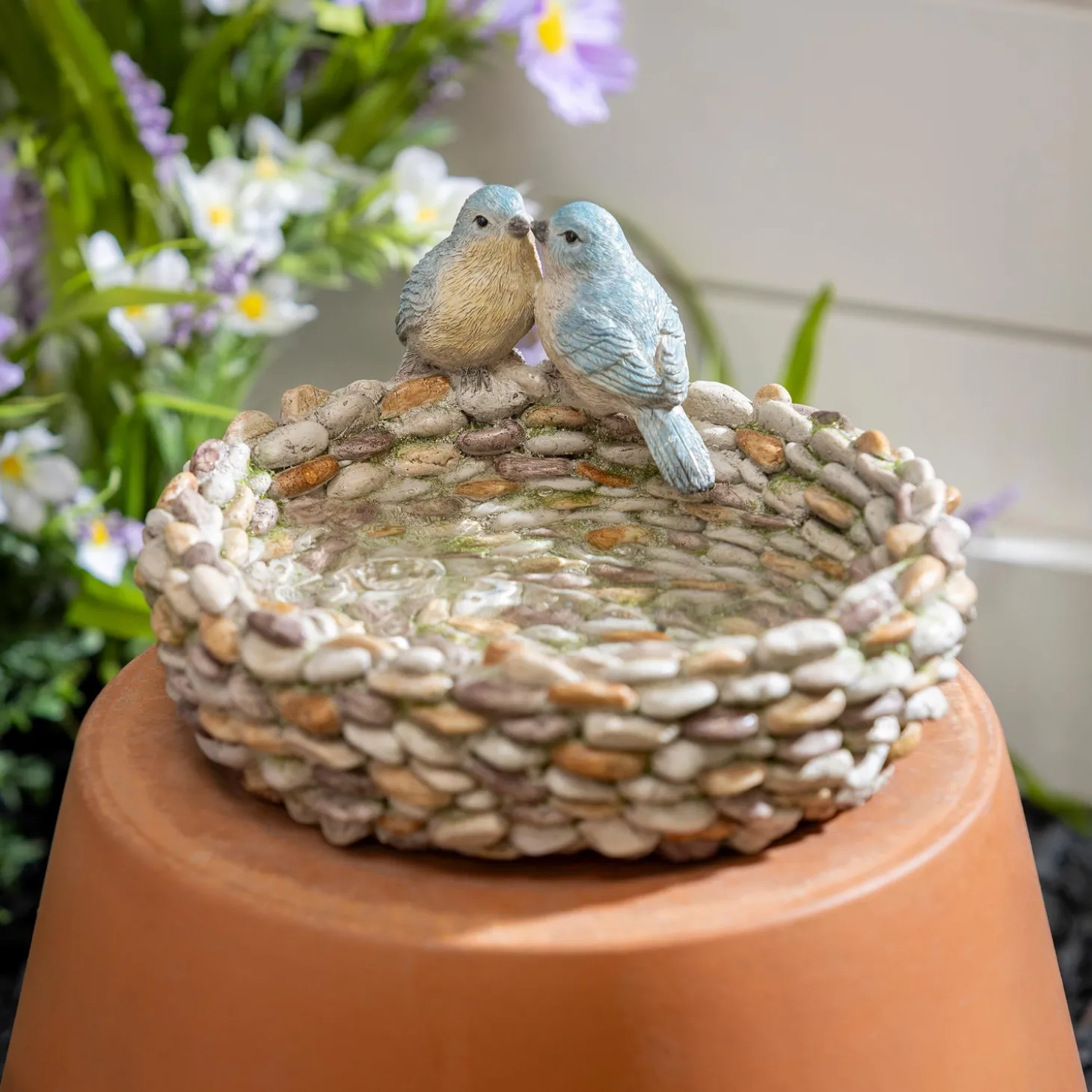 Birdbaths>Plow & Hearth Resin Pebble Bird Bath With Birds