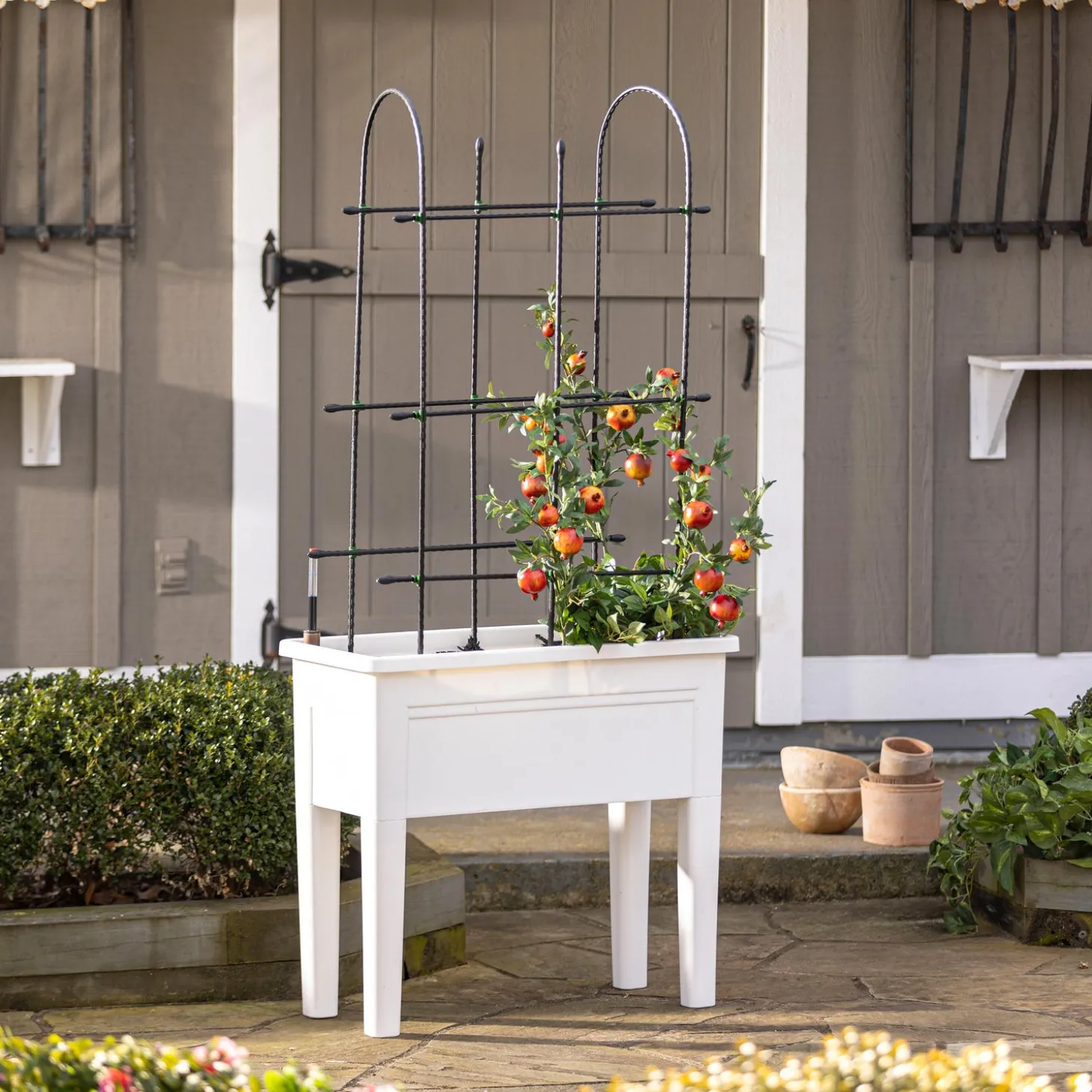 Planters & Plant Stands>Plow & Hearth Self-Watering Planter with Climbing Rack