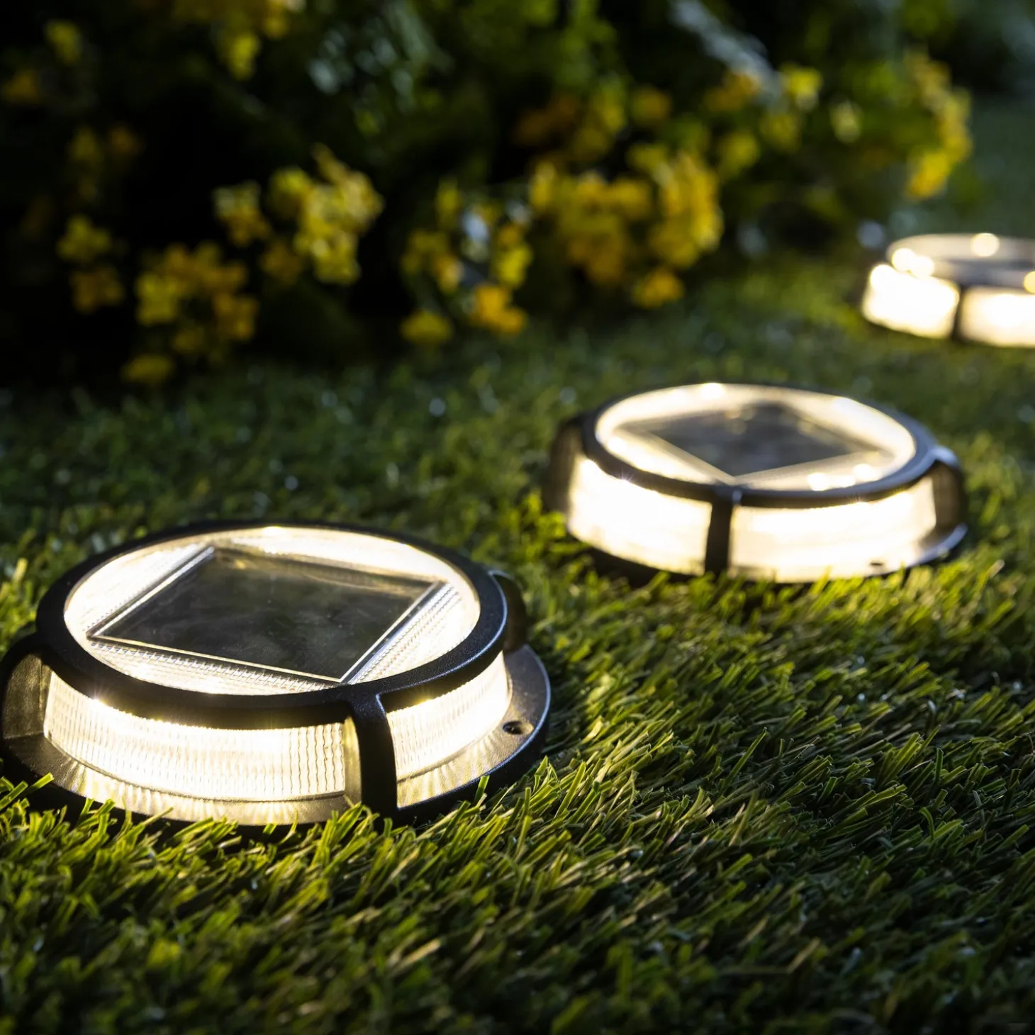 Garden Path Lighting | Solar Lighting>Plow & Hearth Solar Ground Pathway Lights, Set of 3