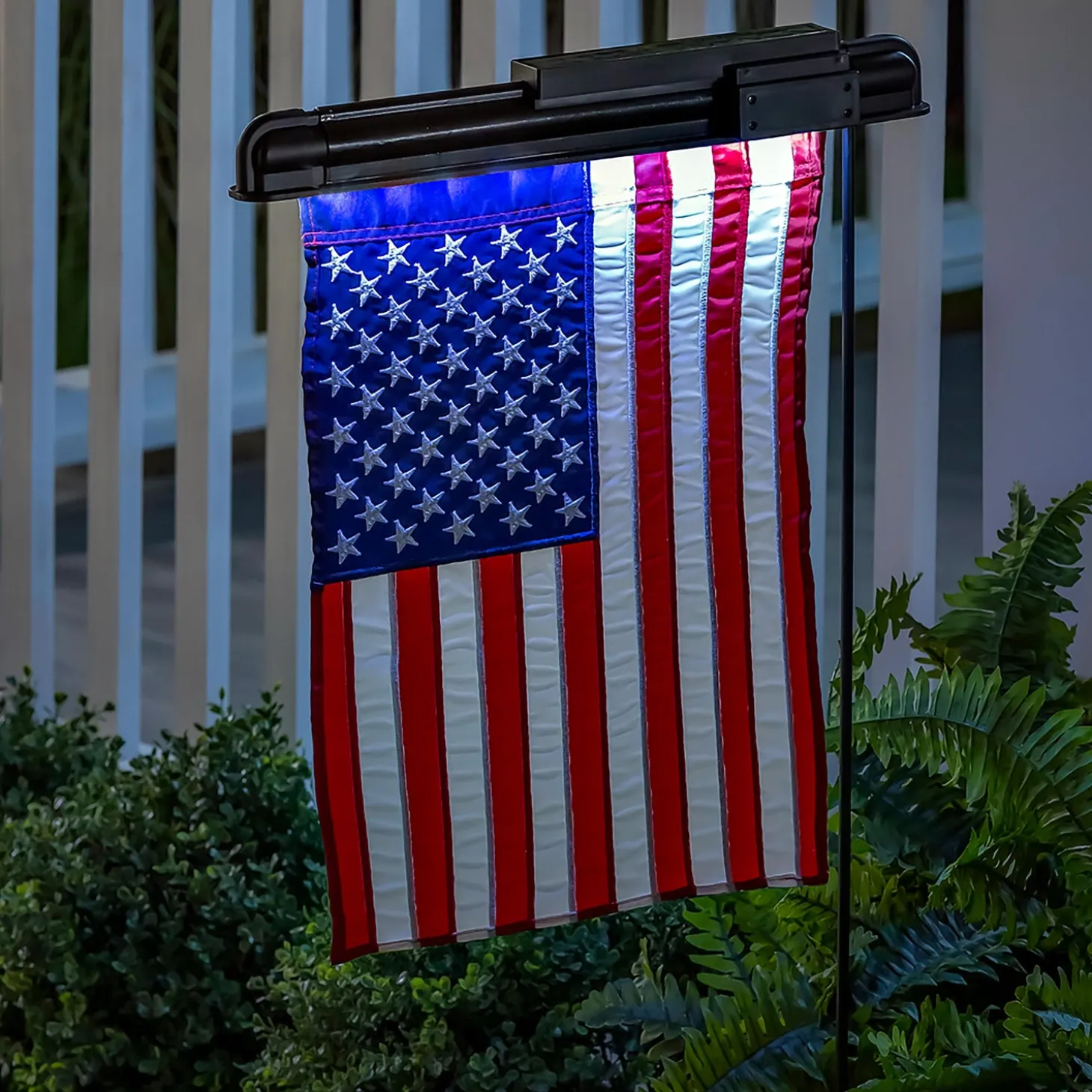 Solar Accents | Flag Accessories>Plow & Hearth Solar Light for Garden Flag