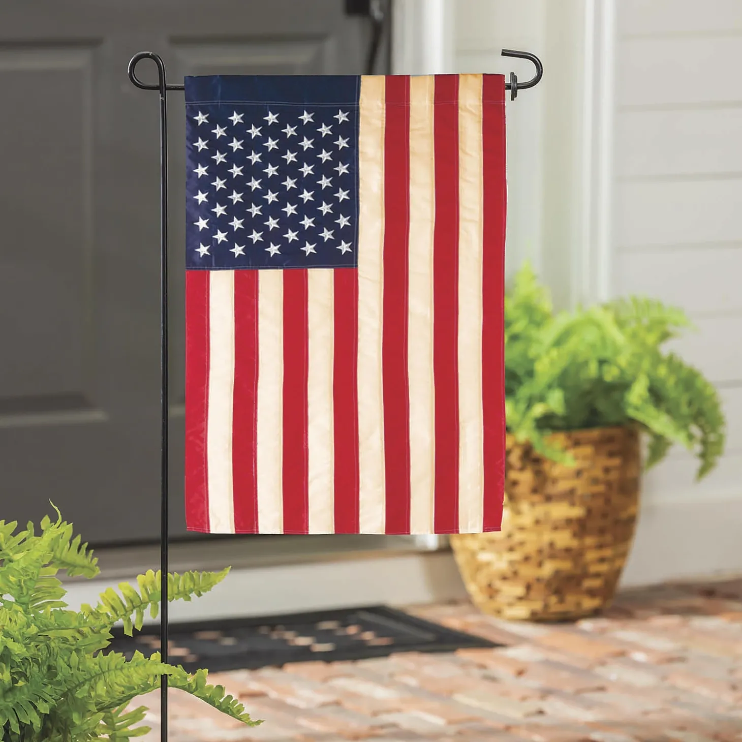 Garden Flags>Plow & Hearth Tea-Stained Americana Old Glory Garden Flag