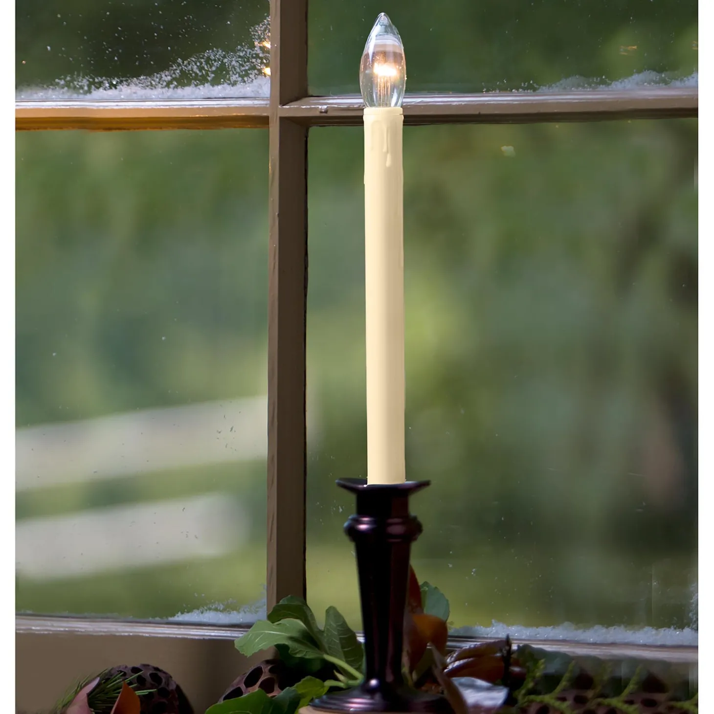 Candles & Lanterns | Lighted Accents>Plow & Hearth Traditional Adjustable Window Candles with Timer and Remote, Set of 4 Bronze