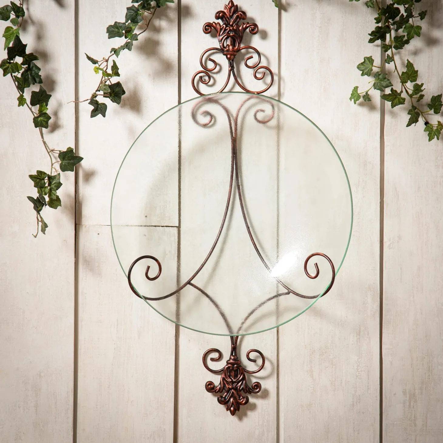 Birdbaths>Plow & Hearth Wall Mount Birdbath Holder